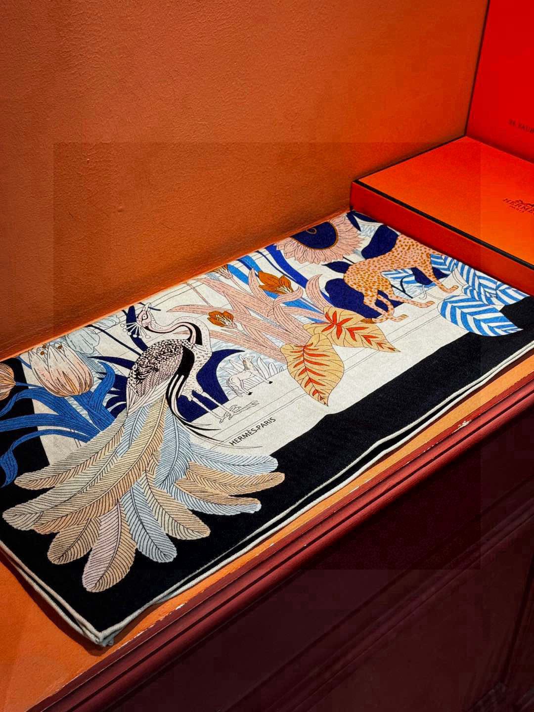 羊绒新款🆕👏买了都说好看‼️推荐💕爱马仕双面同色羊绒方巾，【奇珍乐园双面同色140】顶级工艺超值‼️爱马