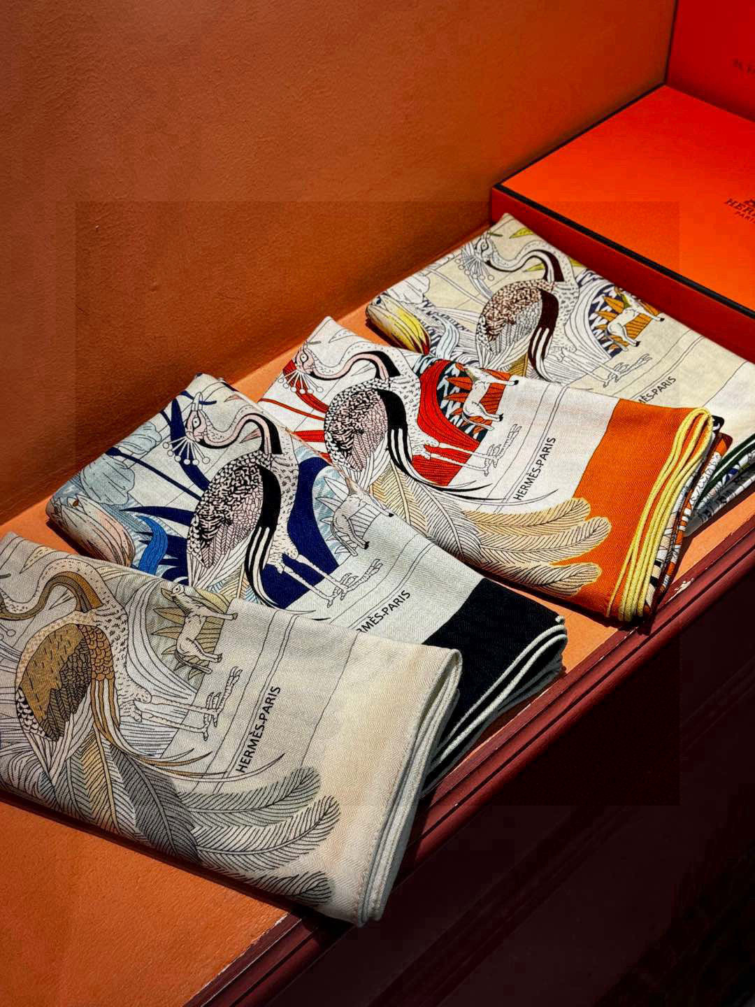 羊绒新款🆕👏买了都说好看‼️推荐💕爱马仕双面同色羊绒方巾，【奇珍乐园双面同色140】顶级工艺超值‼️爱马