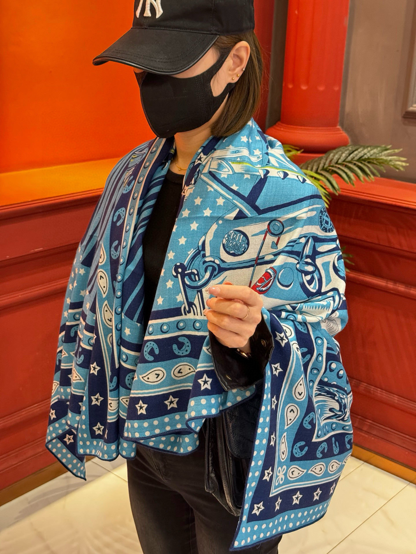 💟羊绒新款🆕👏👏买了都说好看‼️推荐💕爱马仕双面同色羊绒方巾【朋克骏马双面同色140】，顶级工艺超值‼️