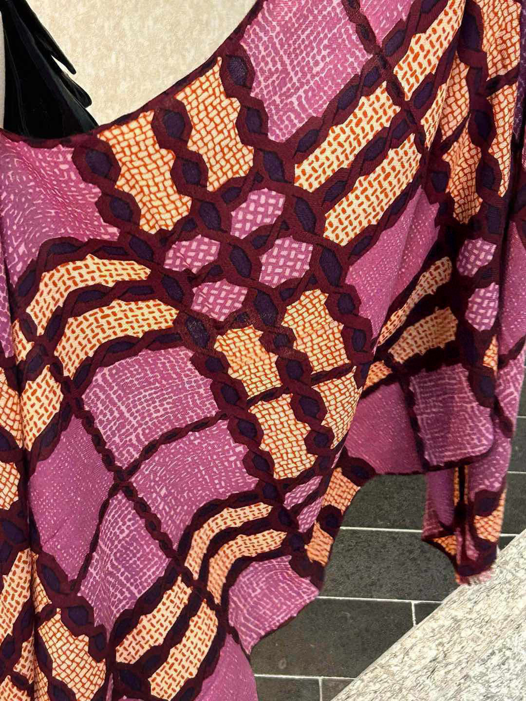 重点推荐‼️‼️ 巴宝莉法国🇫🇷专柜新货 精美绣标 👍👍优雅文静的小格 给人更秀气，精致的感觉 质感更柔