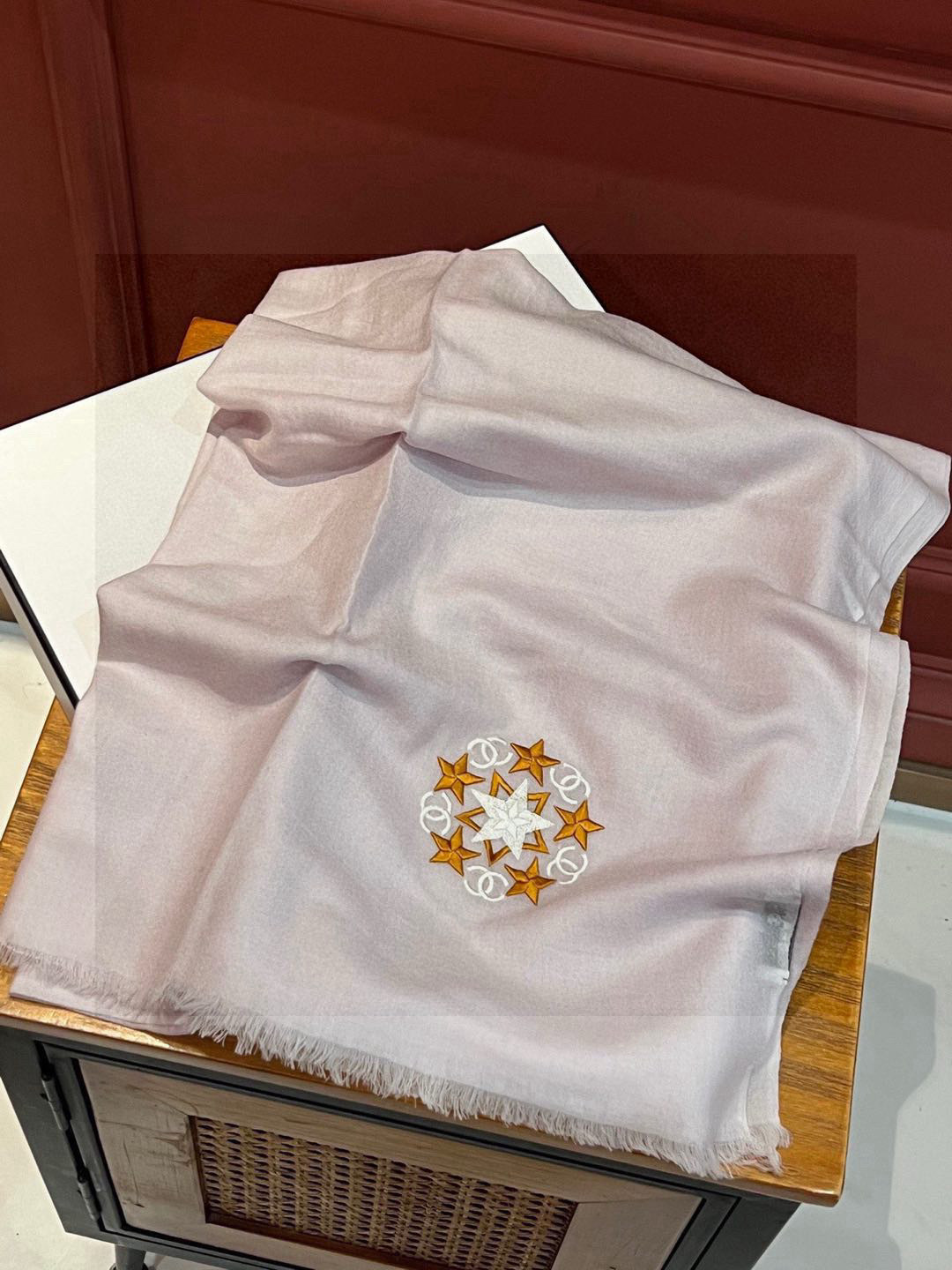 Chanel star✨系列.繼🚀後的力作.chanel載你們坐著火箭看星星❗️專櫃今年在內蒙外貿工廠下