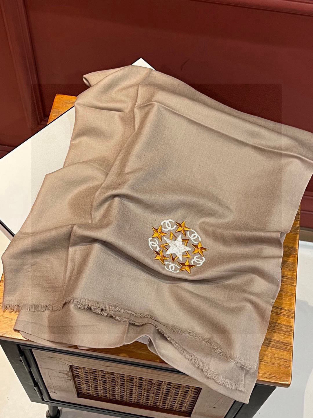 Chanel star✨系列.繼🚀後的力作.chanel載你們坐著火箭看星星❗️專櫃今年在內蒙外貿工廠下