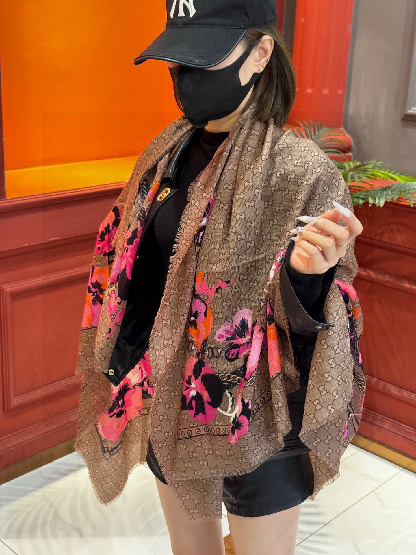 爆款出货 真正的海外原版货——从海外买的正品花了一个月画稿打版，要做咱们就做最好的💯 一花四色每色都把我