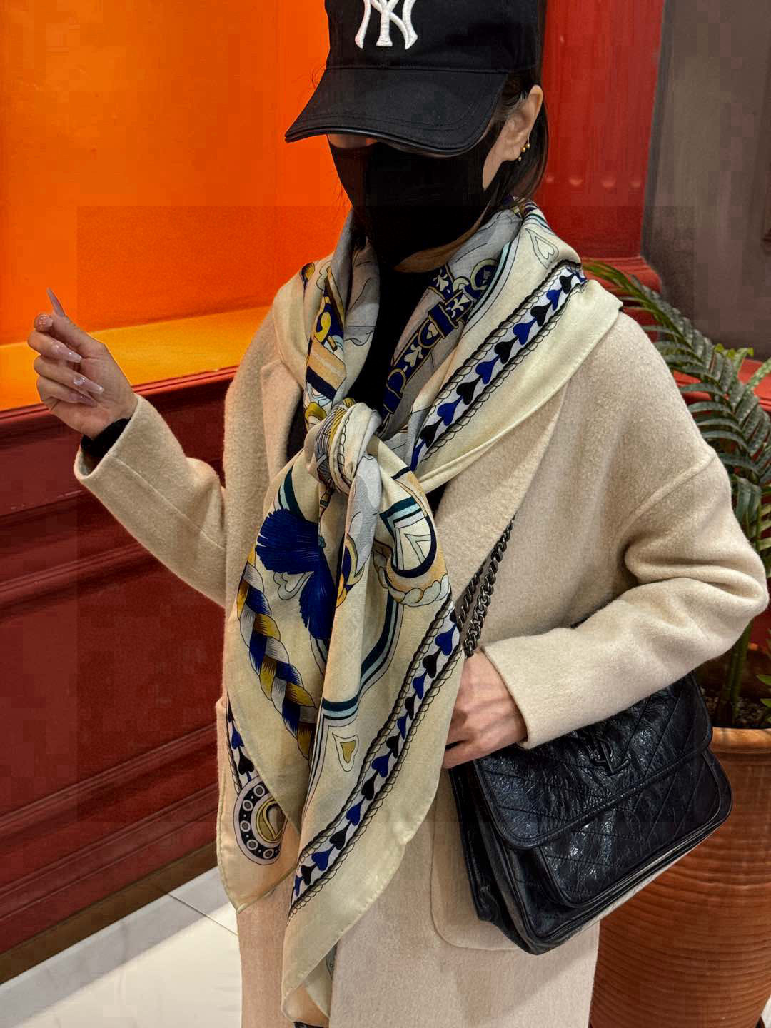 【双面同色】原单爱马仕140cm丝绒方巾💕 甜蜜的鞍具，装饰家芳登和佩西耶设计的一款餐盘增添骑士般的浪漫