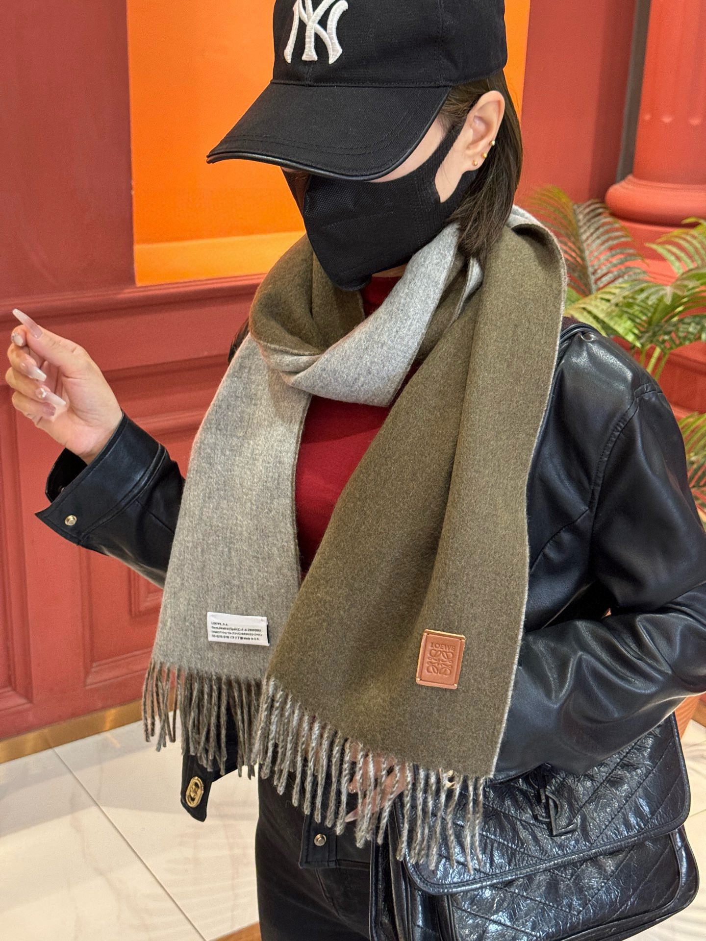 ✨✨太美了😍罗意威 情侣款 美到要尖叫😱专柜最新款🎊英伦欧美范儿 又是一款即时尚又实用的大围巾&长巾，🎆