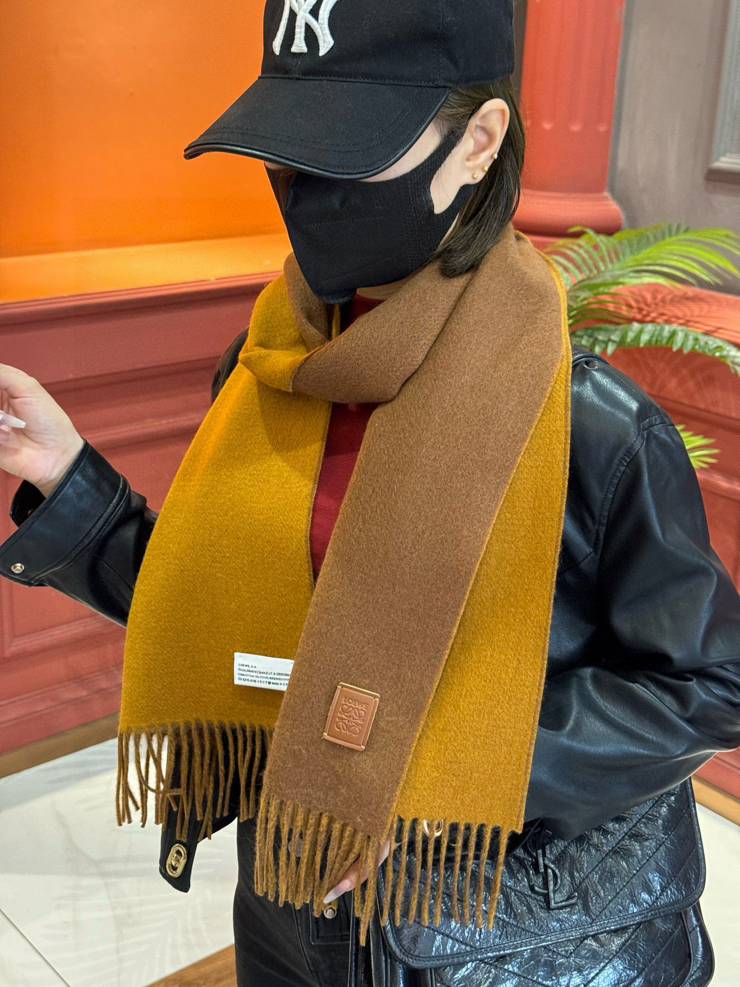 ✨✨太美了😍罗意威 情侣款 美到要尖叫😱专柜最新款🎊英伦欧美范儿 又是一款即时尚又实用的大围巾&长巾，🎆