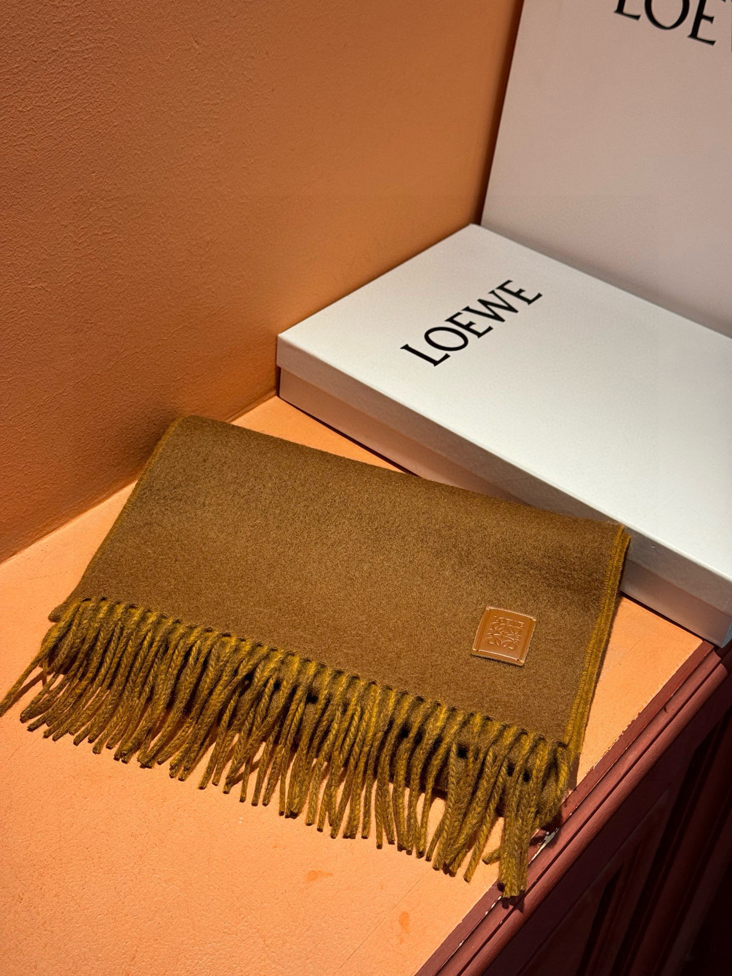 ✨✨太美了😍罗意威 情侣款 美到要尖叫😱专柜最新款🎊英伦欧美范儿 又是一款即时尚又实用的大围巾&长巾，🎆