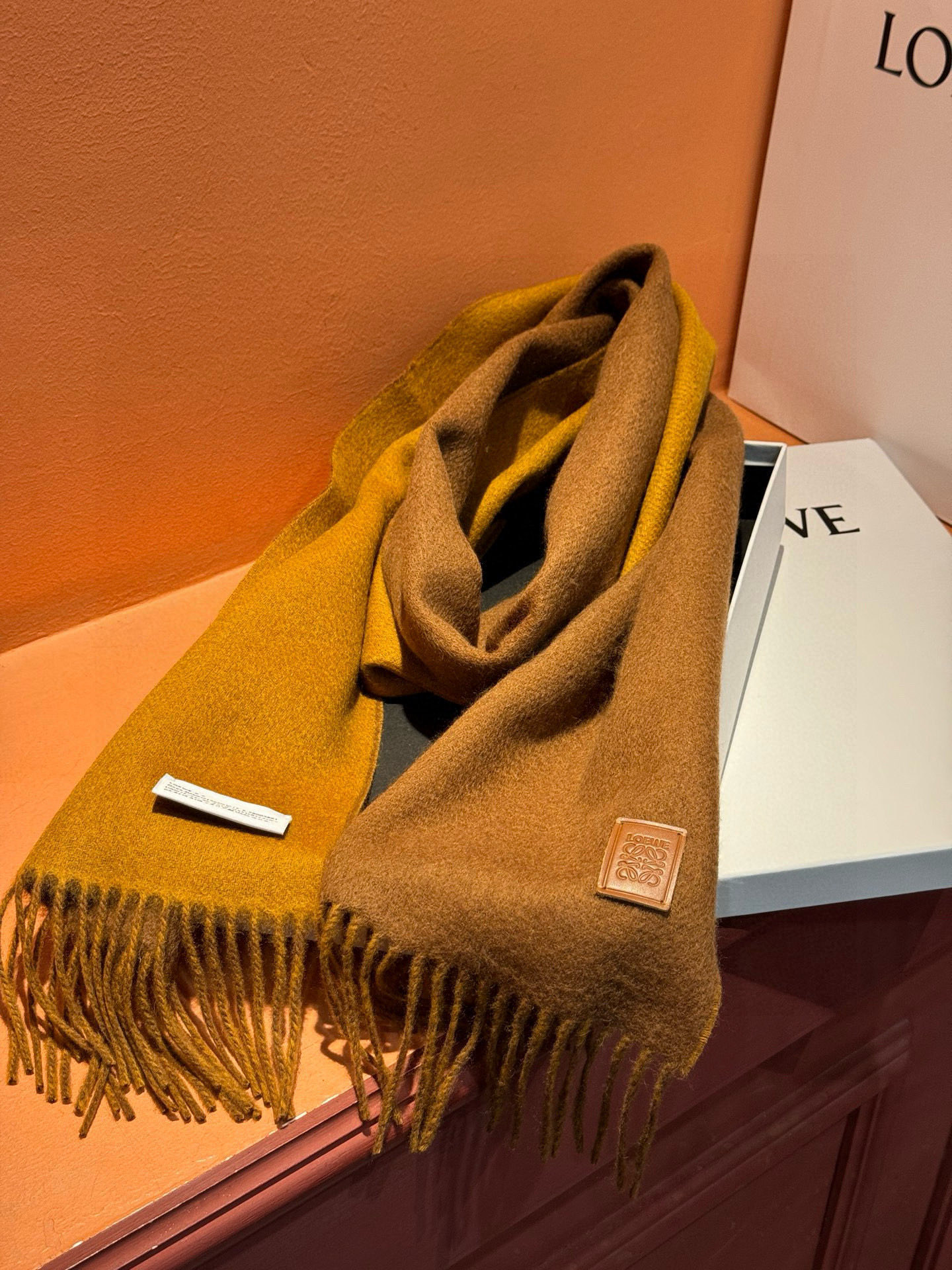 ✨✨太美了😍罗意威 情侣款 美到要尖叫😱专柜最新款🎊英伦欧美范儿 又是一款即时尚又实用的大围巾&长巾，🎆