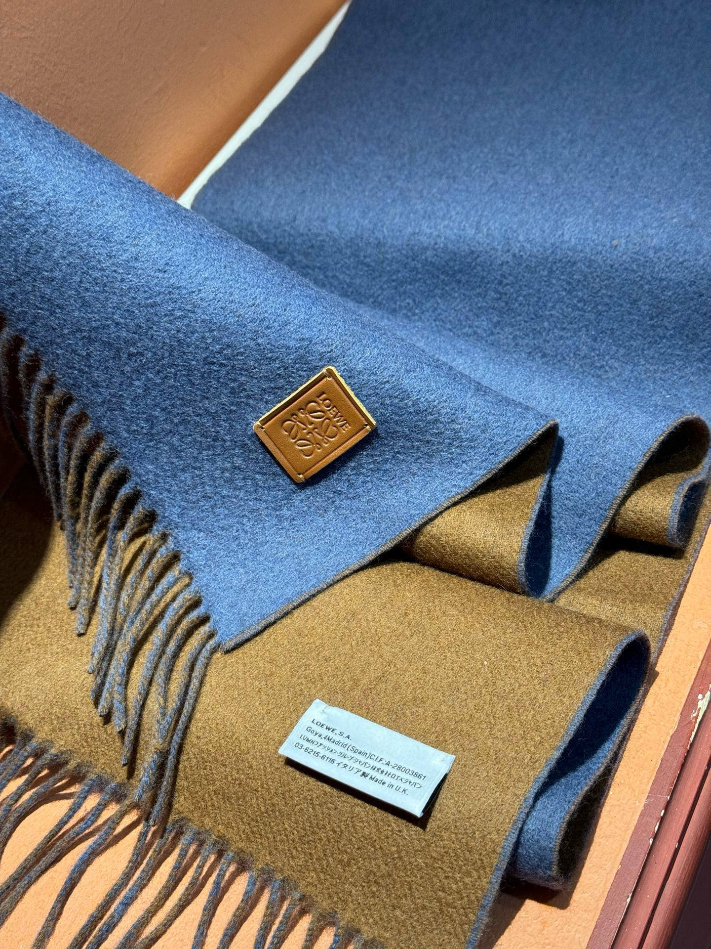 ✨✨太美了😍罗意威 情侣款 美到要尖叫😱专柜最新款🎊英伦欧美范儿 又是一款即时尚又实用的大围巾&长巾，🎆