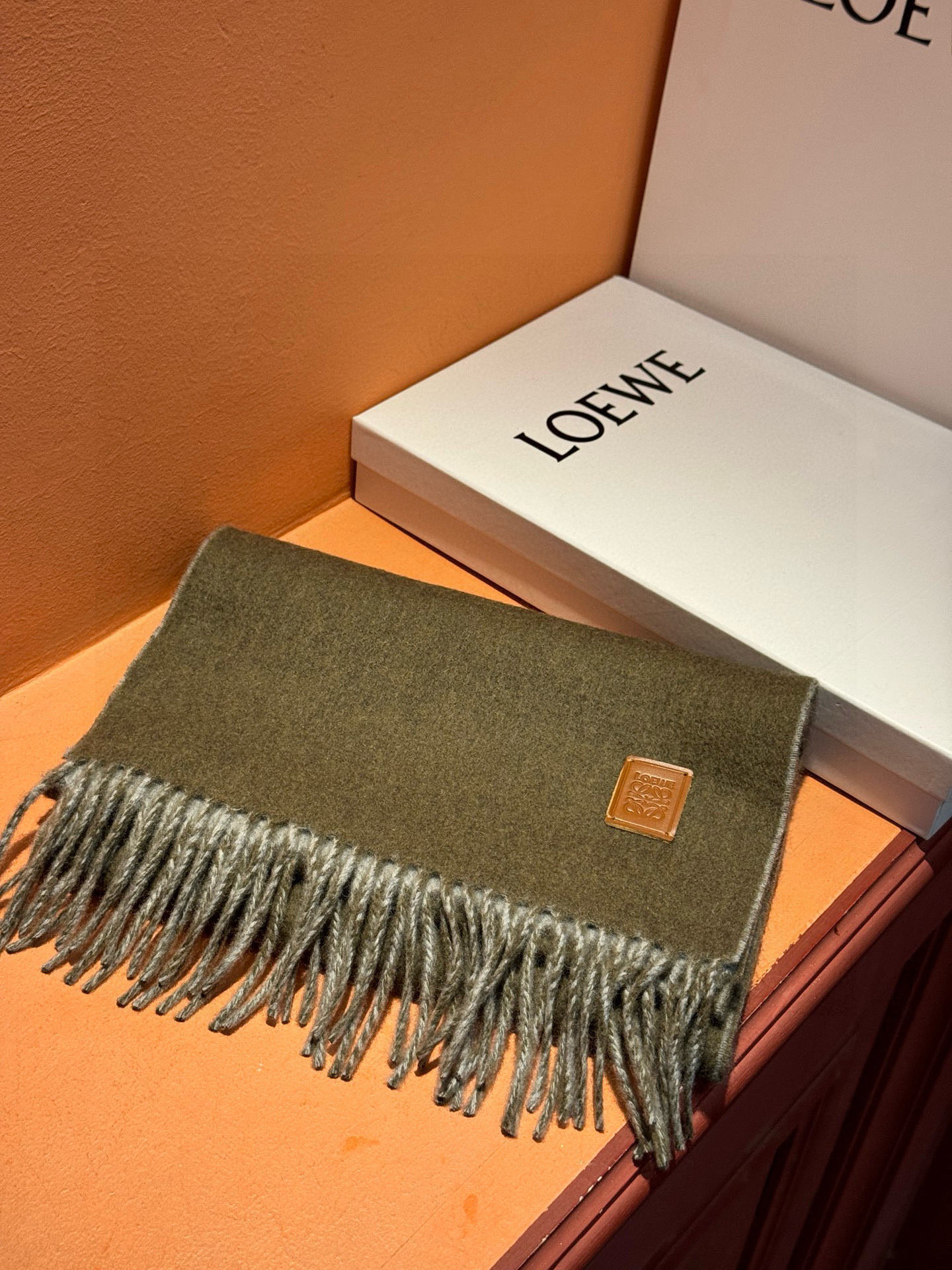 ✨✨太美了😍罗意威 情侣款 美到要尖叫😱专柜最新款🎊英伦欧美范儿 又是一款即时尚又实用的大围巾&长巾，🎆