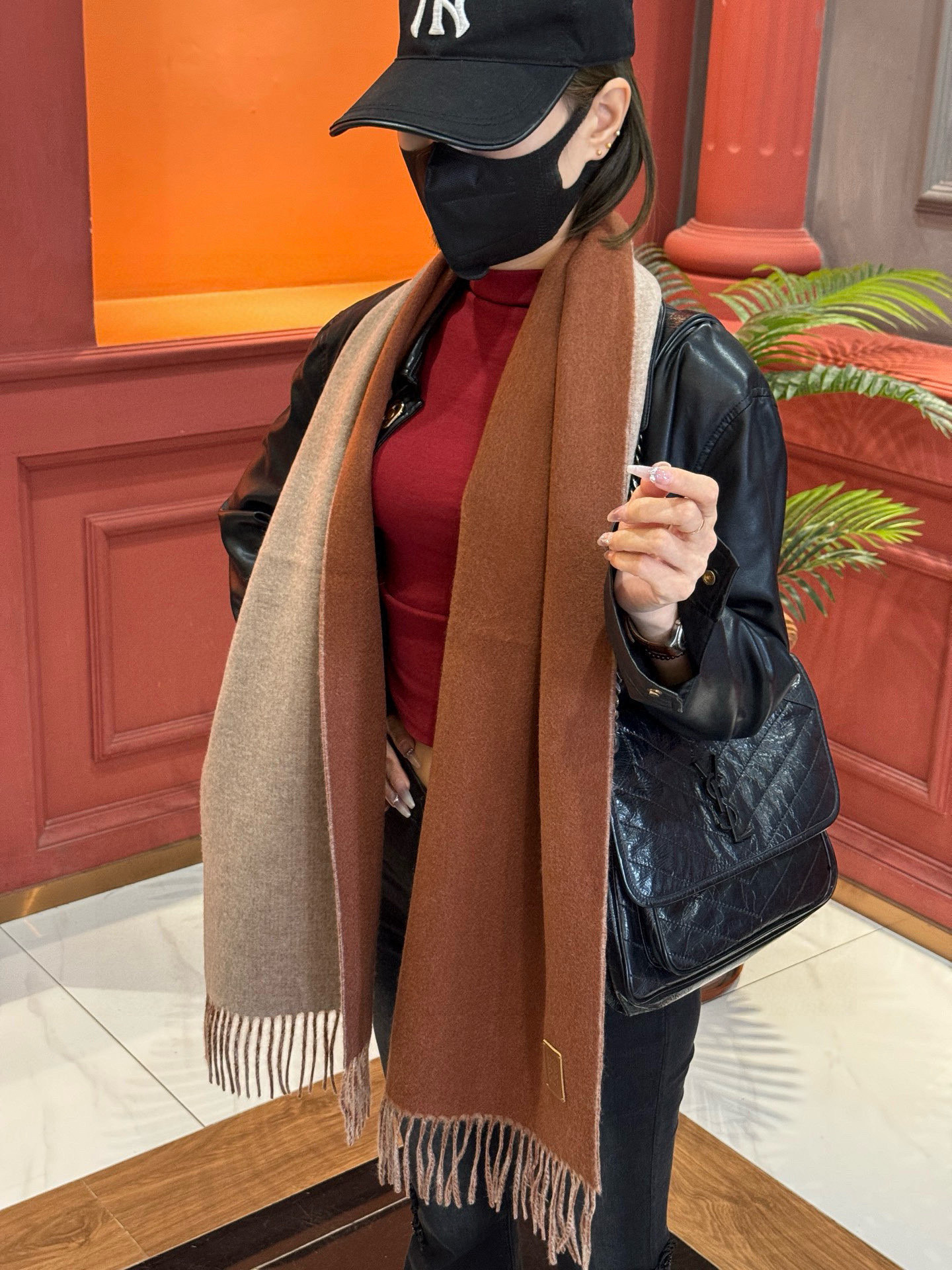 ✨✨太美了😍罗意威 情侣款 美到要尖叫😱专柜最新款🎊英伦欧美范儿 又是一款即时尚又实用的大围巾&长巾，🎆