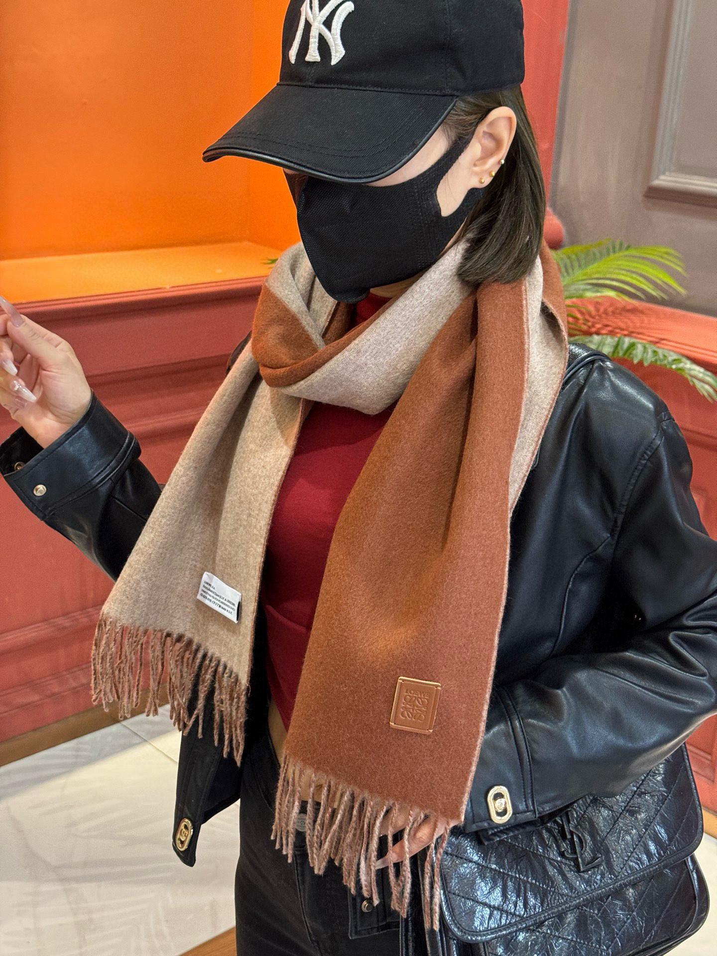 ✨✨太美了😍罗意威 情侣款 美到要尖叫😱专柜最新款🎊英伦欧美范儿 又是一款即时尚又实用的大围巾&长巾，🎆