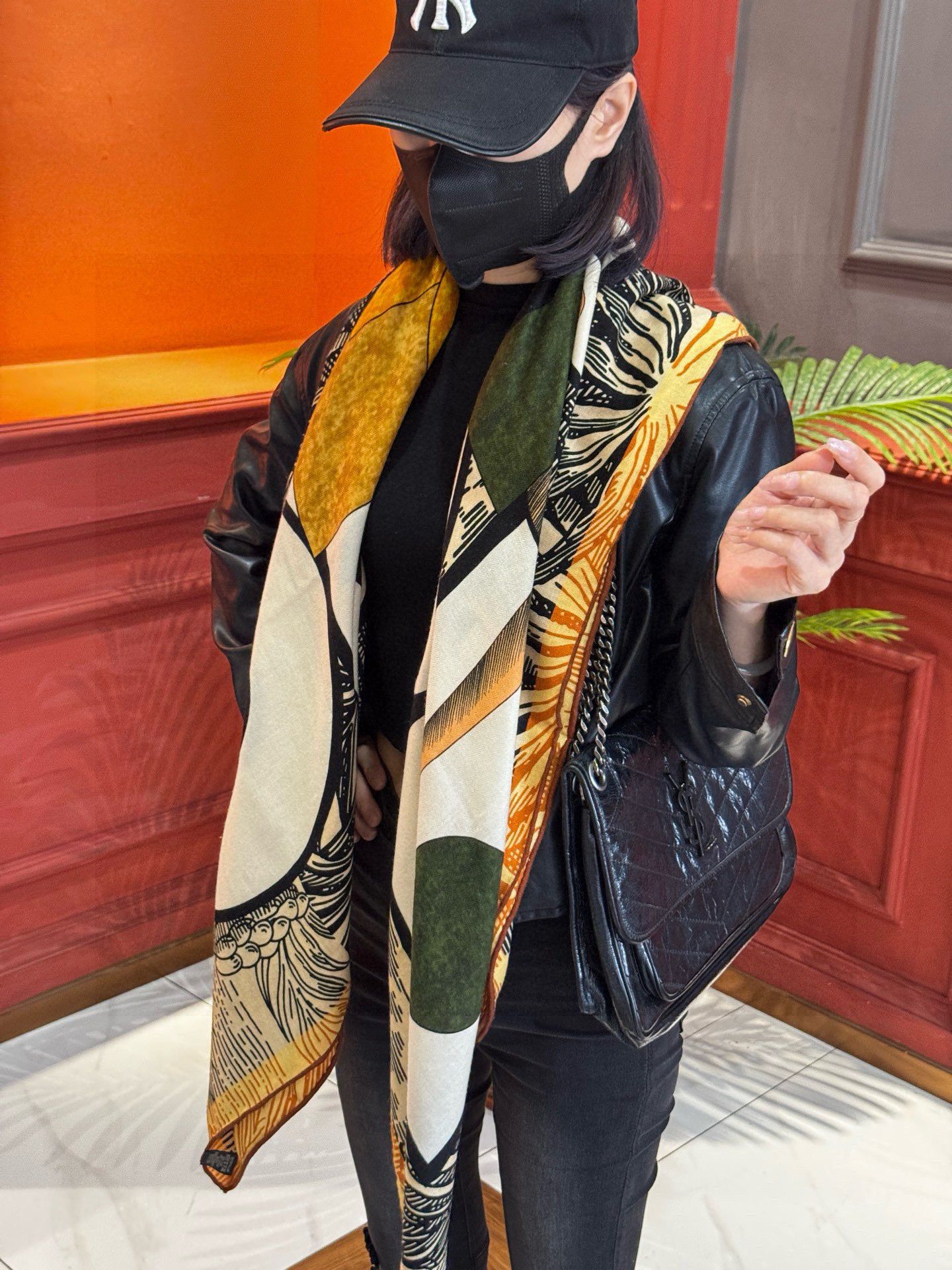 H，目前最热门的 “超现实爱马仕枢纽” 风靡全宇宙，听名字就充斥着未来空间♥️艺术品一样的存在，会绝版的