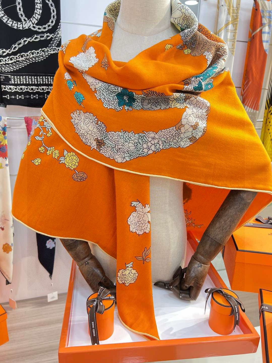 ❤ 双面同色【▪️卓尔不凡，高级有气场！！】非常抬人，带点故事的精彩！永远加分的hermes艺术单品！美