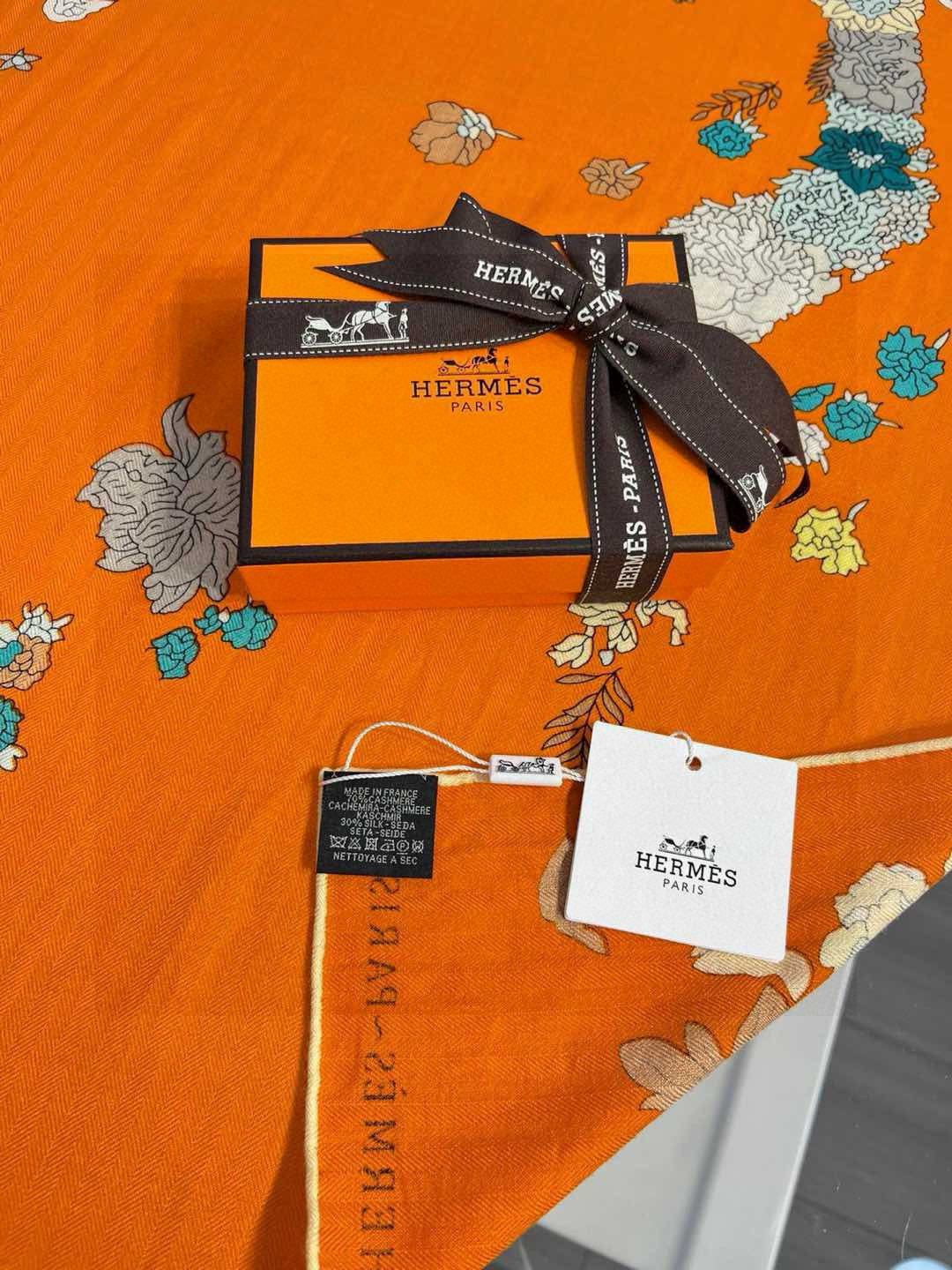 ❤ 双面同色【▪️卓尔不凡，高级有气场！！】非常抬人，带点故事的精彩！永远加分的hermes艺术单品！美