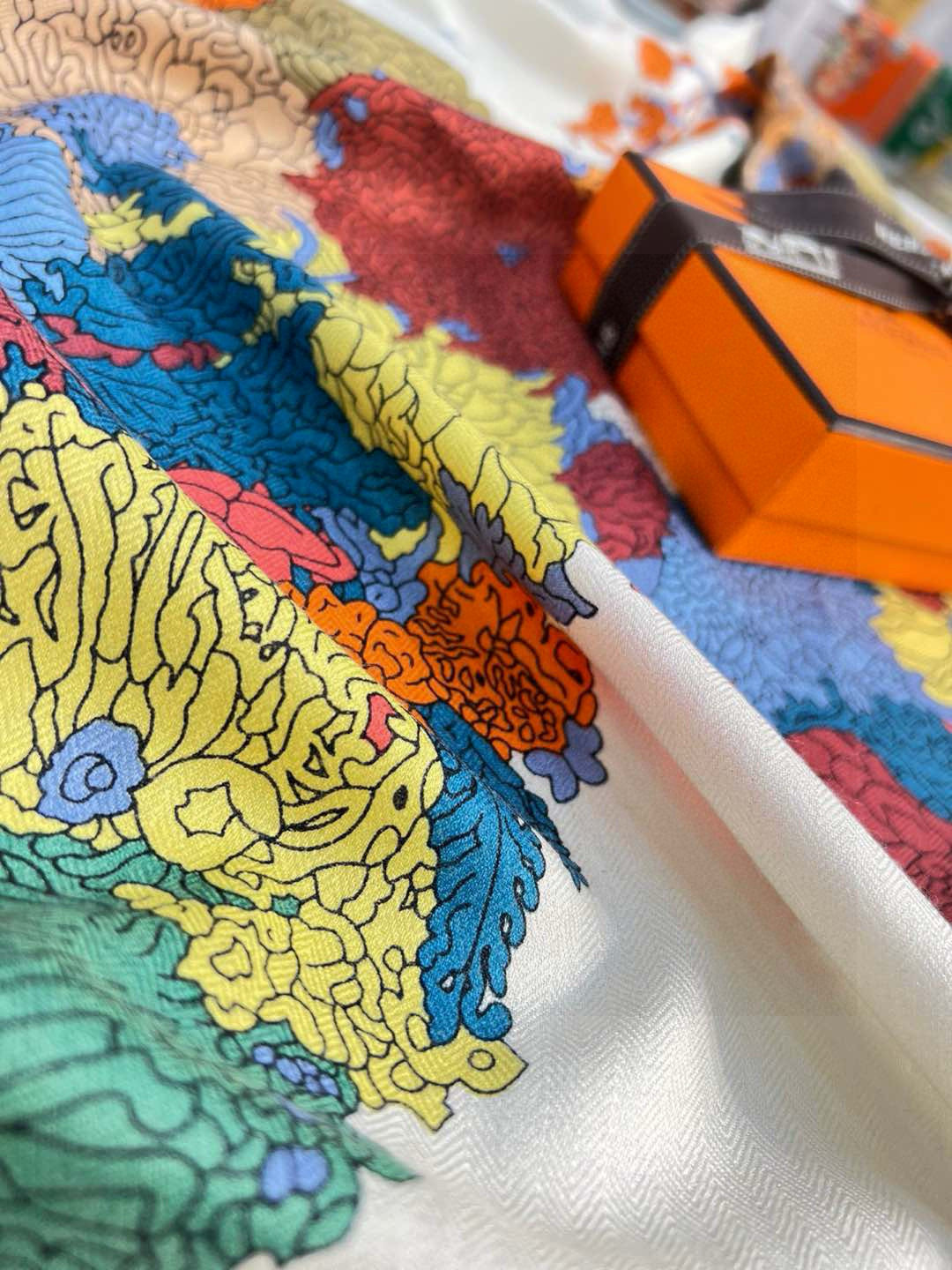 ❤ 双面同色【▪️卓尔不凡，高级有气场！！】非常抬人，带点故事的精彩！永远加分的hermes艺术单品！美