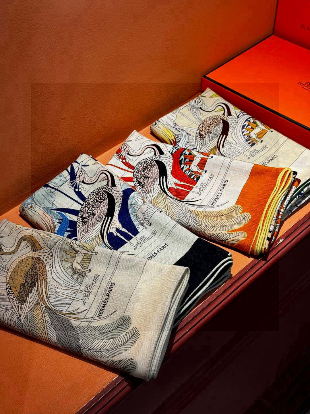 羊绒新款🆕👏买了都说好看‼️推荐💕爱马仕双面同色羊绒方巾，【奇珍乐园双面同色140】顶级工艺超值‼️爱马