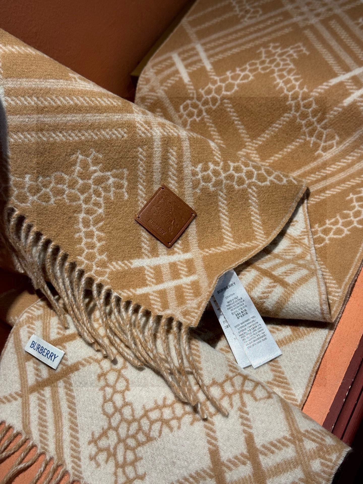 双面围巾 🆕Burberry · 巴宝莉格子围巾❗️好看的要疯掉了，太有型太有魅力了❗️❗️非常斯文时尚