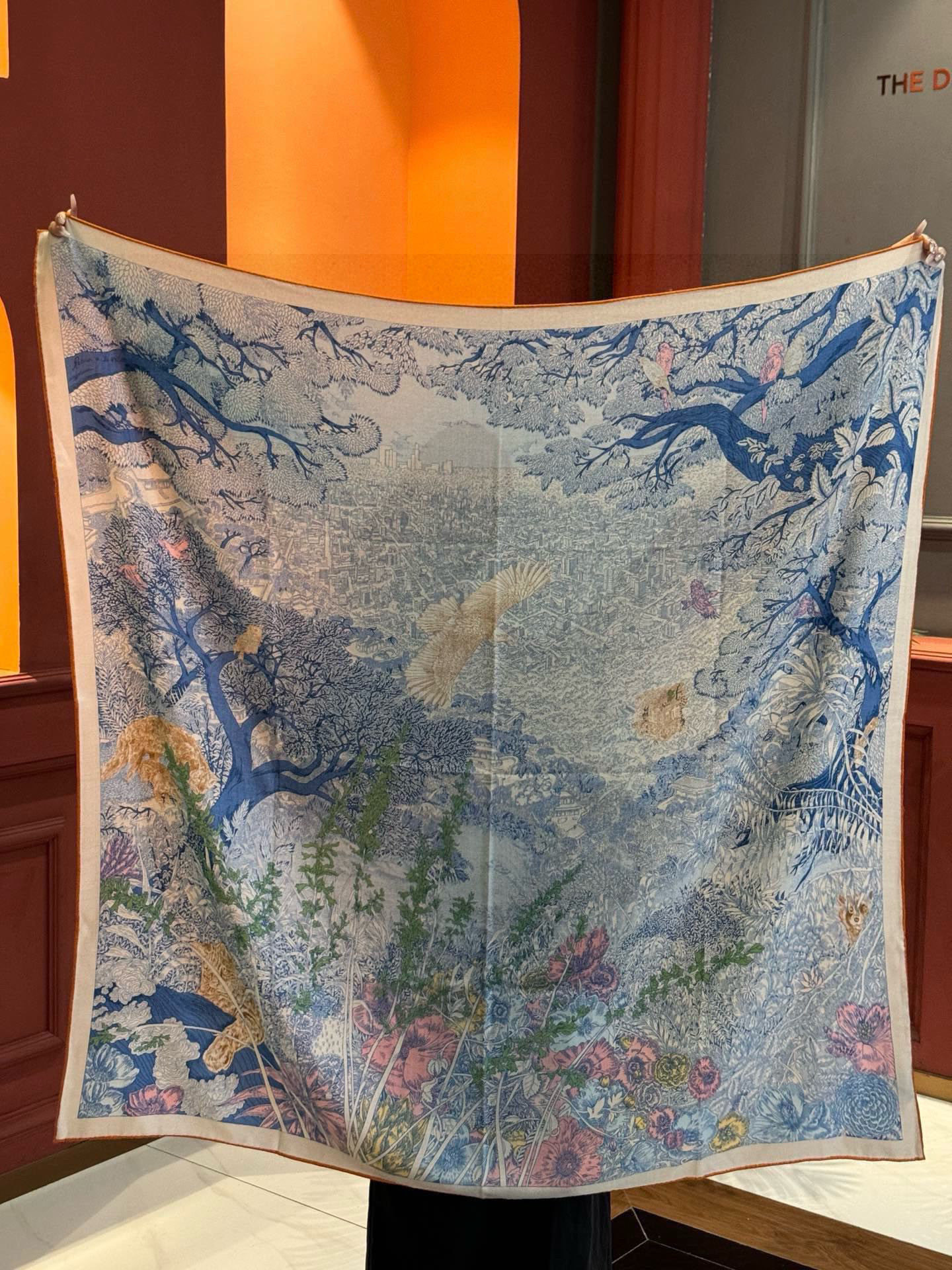 爱马仕～秋冬搭配利器❗️顶级双面同色 版真丝羊绒披肩！！1条等于2条】点睛精彩，图案和配色都超级喜欢，又