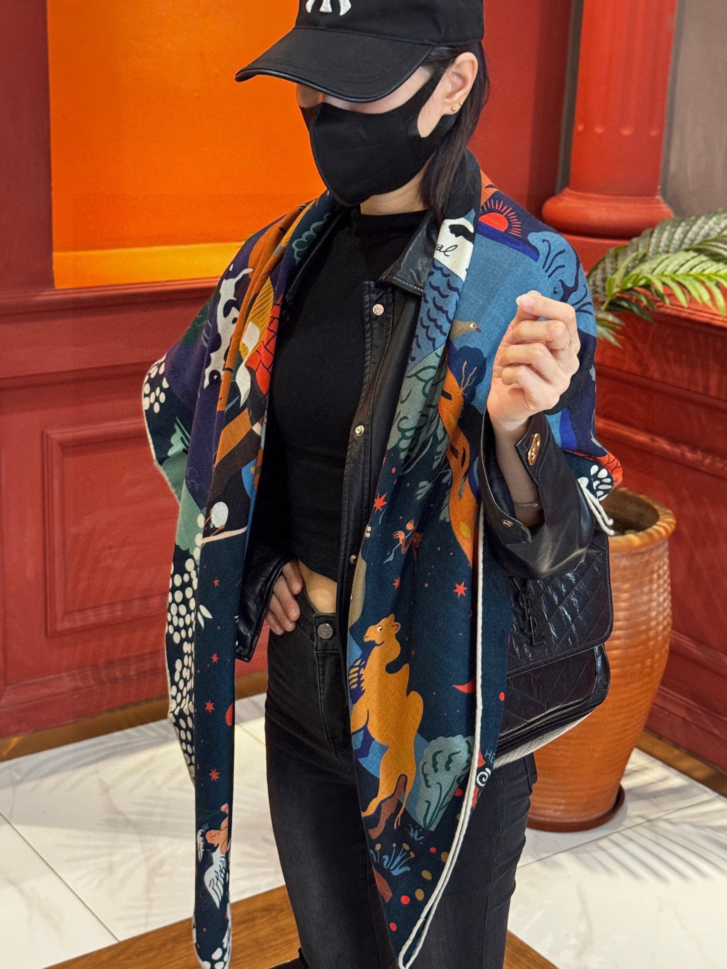 新款现货💖💖140丝绒方巾双面同色(专柜同步Hermes爱马仕)‼️抢‼️VIP推荐 ‼️下手一定要快【