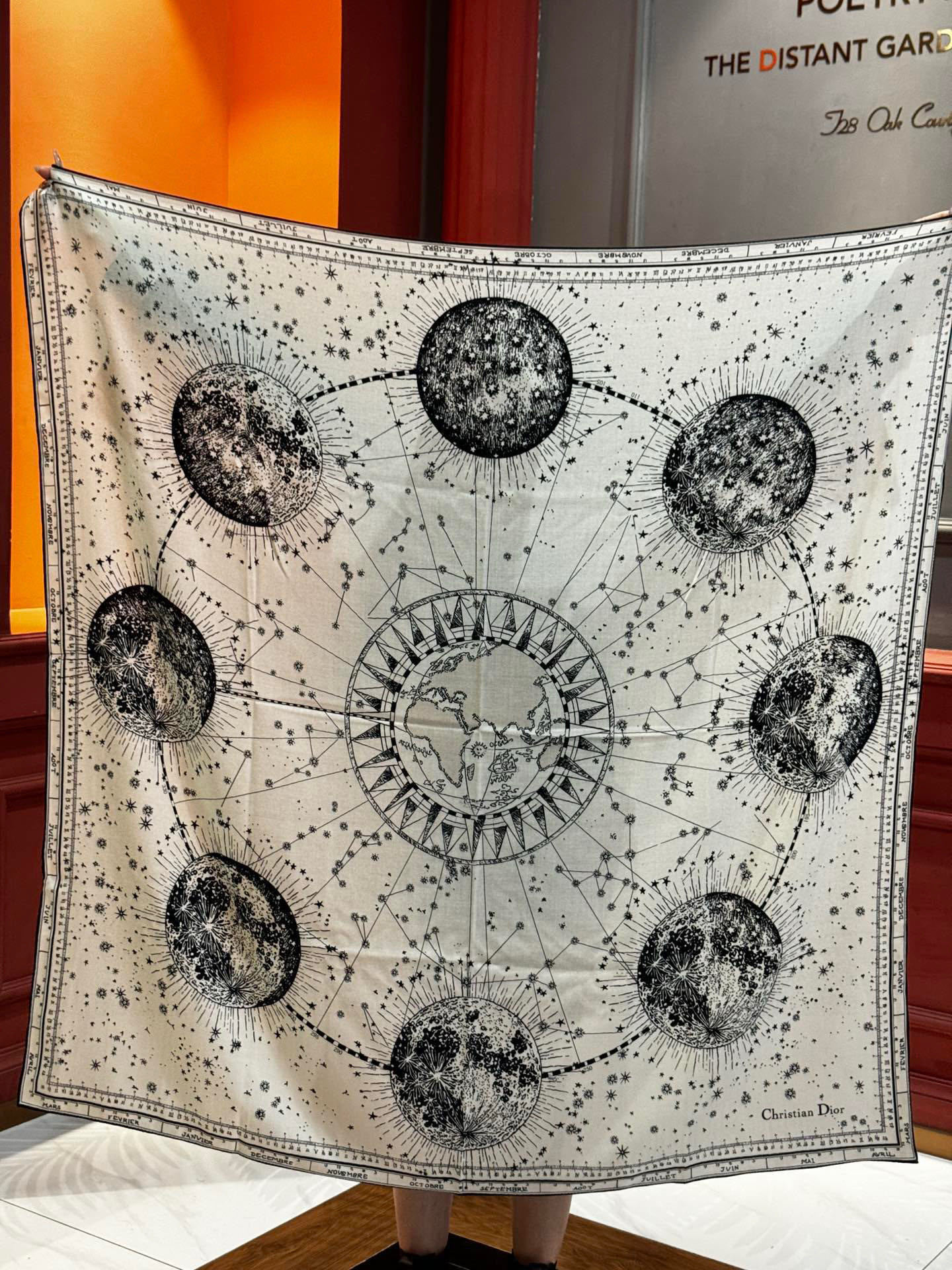 上新💞D家丝巾{140cm真丝羊绒}桑蚕丝+羊绒现由彼得罗•鲁福 (Pietro RUffo) 设计的D