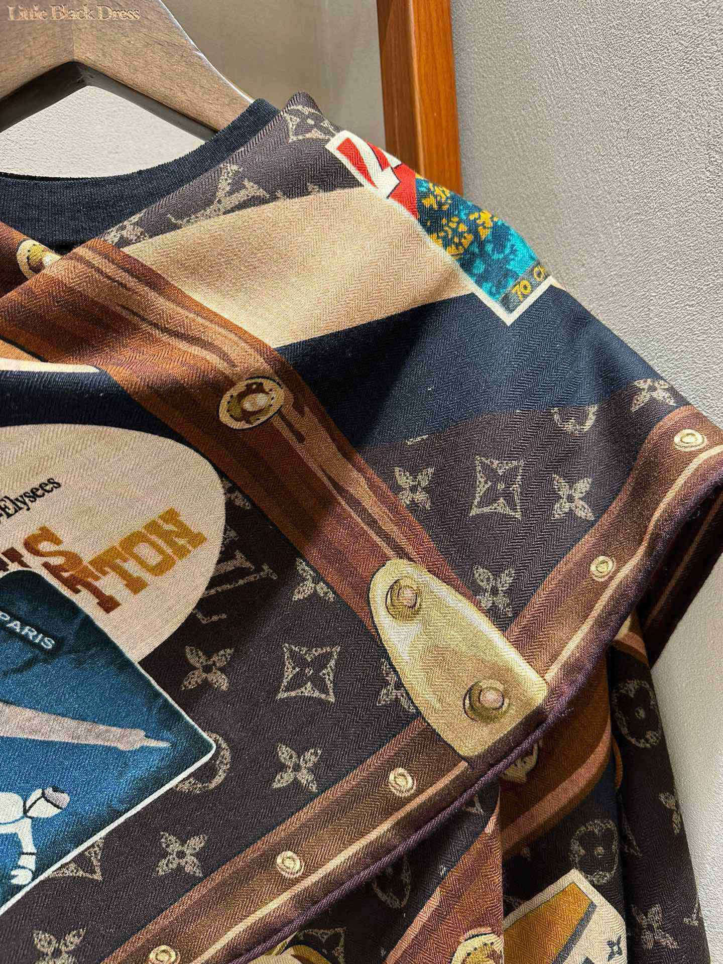 【LV】上新❤️ 路易威登 一款值得品细节的高货抠细节,从一个小块的配色去打败市场货140方巾 二个配色