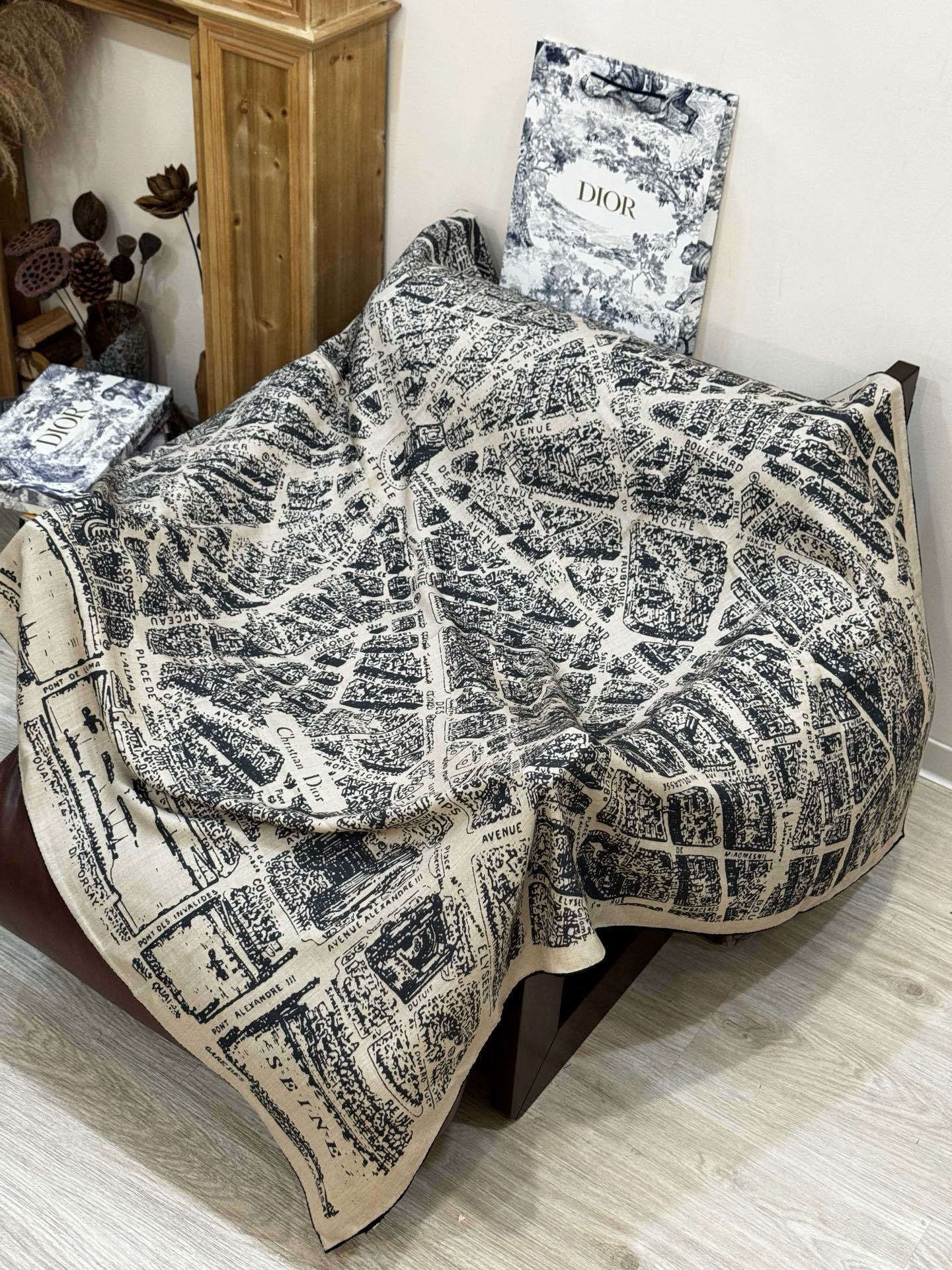 Dior ❤【️巴黎地图】140*140双面同色丝绒方巾🉐️LAN DE 价🉐️ARIS 巴黎地图这款方