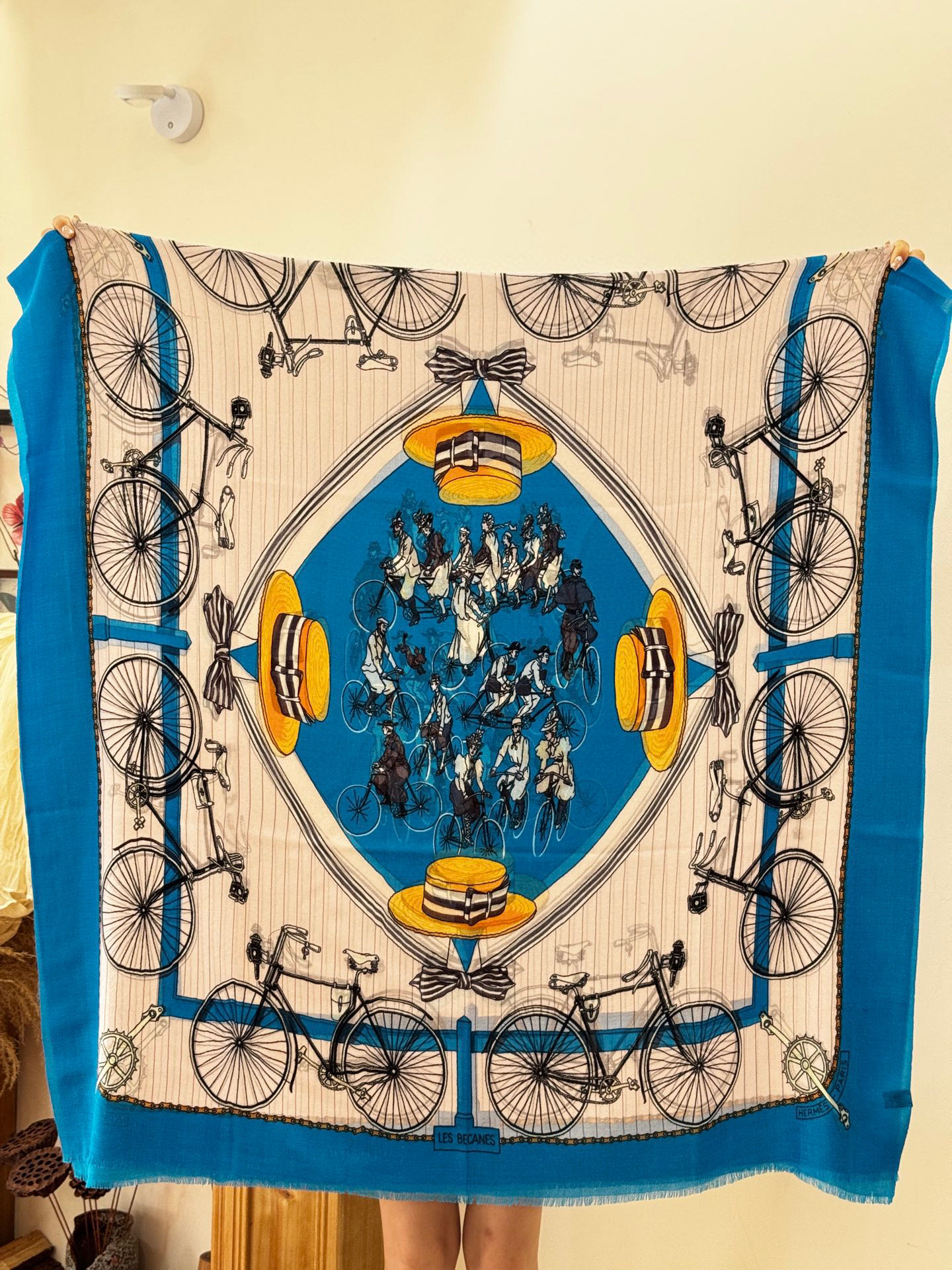 羊绒新款 🆕🆕🌈💫速度‼️下手一定要快‼️H家新款【自行车长巾】，高端 大爱 货极少 现在用极好‼️真心