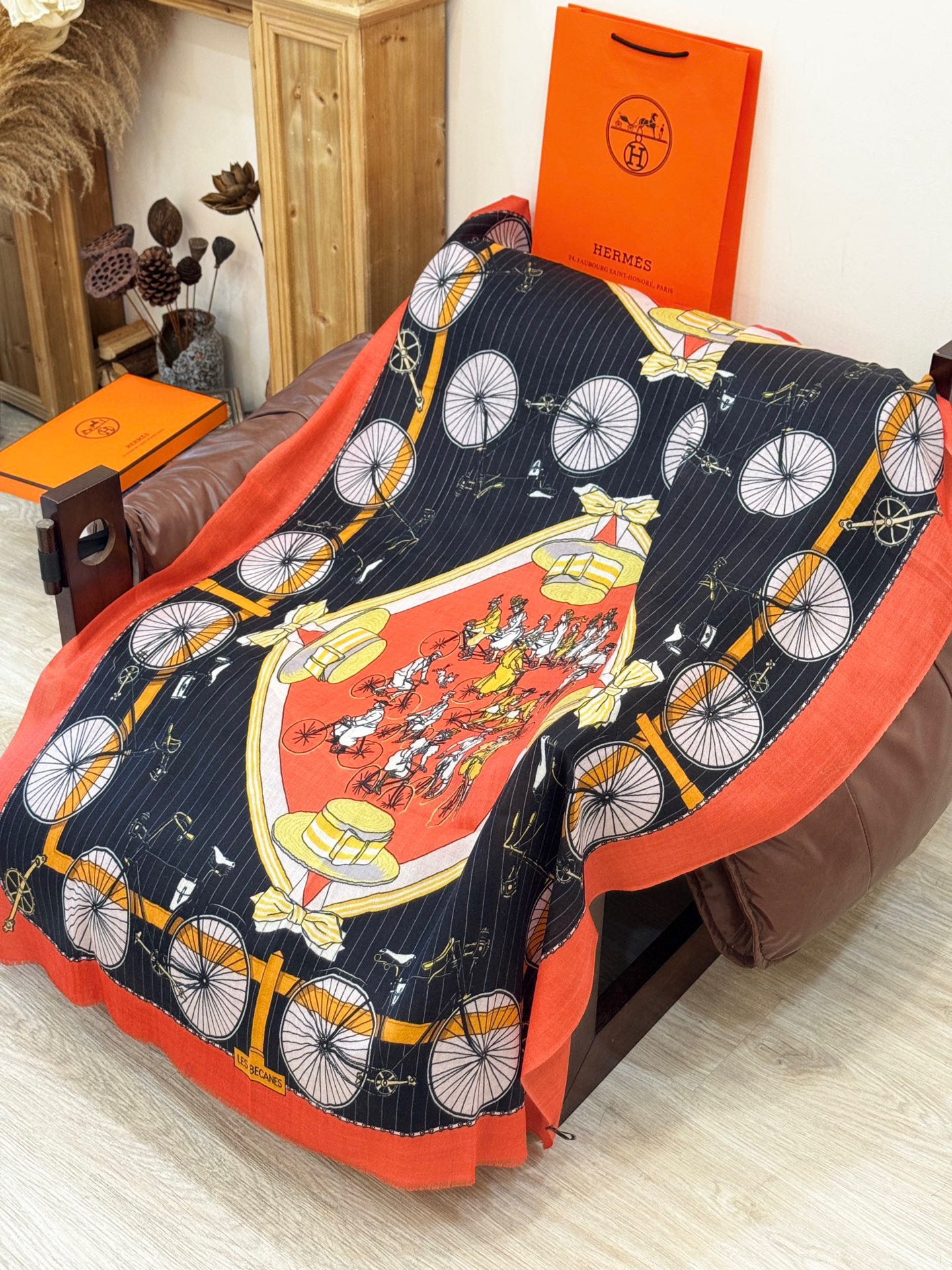 羊绒新款 🆕🆕🌈💫速度‼️下手一定要快‼️H家新款【自行车长巾】，高端 大爱 货极少 现在用极好‼️真心