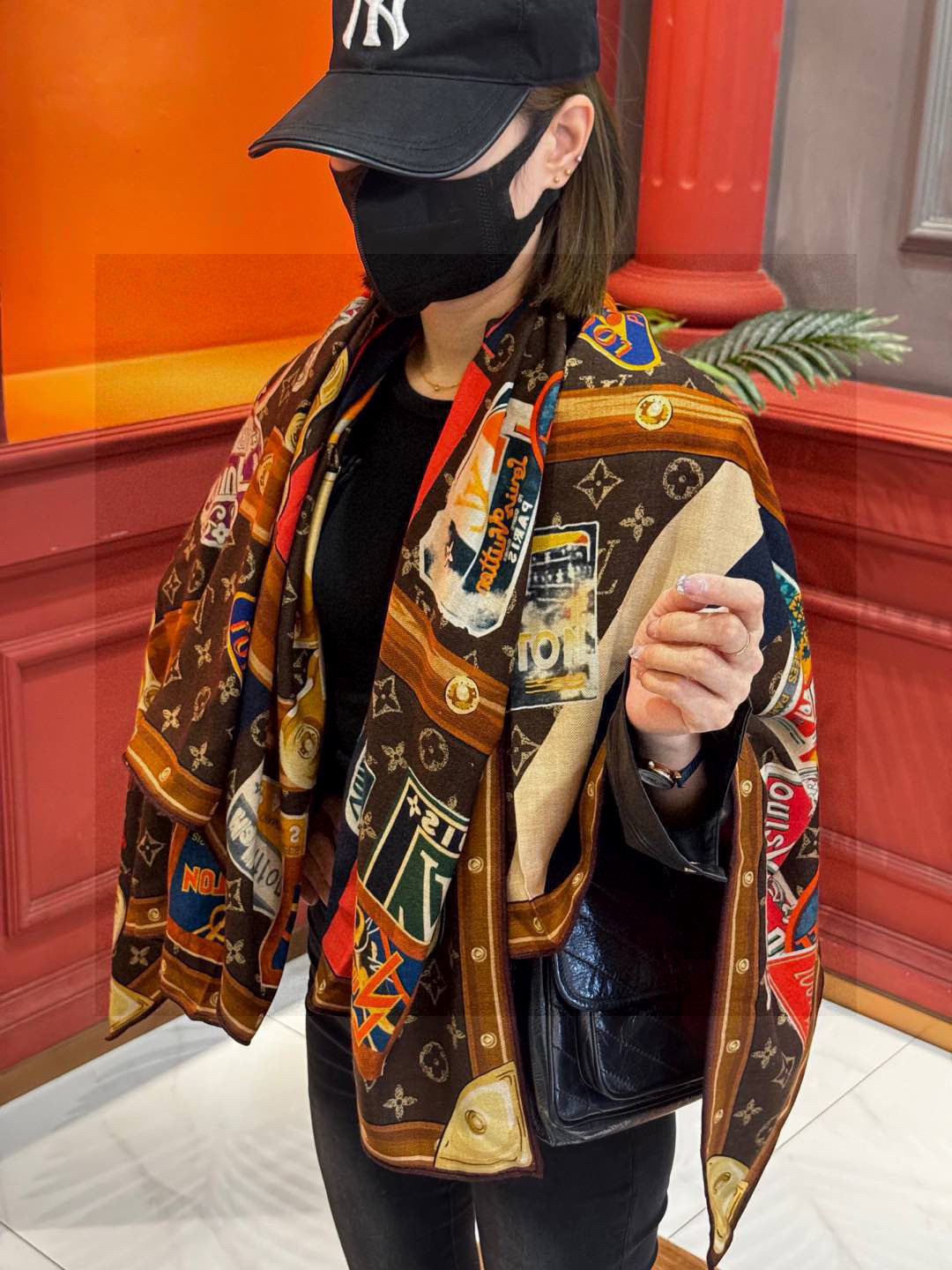 【LV】上新❤️ 路易威登 一款值得品细节的高货抠细节，从一个小块的配色去打败市场货140方巾 二个配色