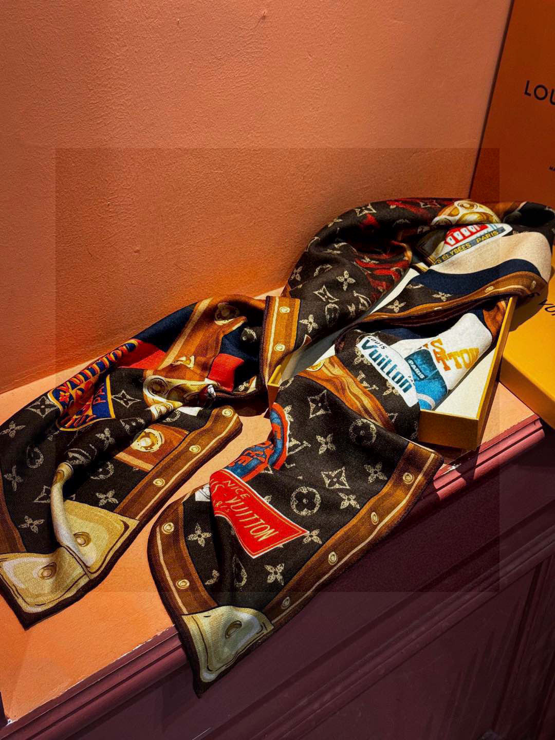 【LV】上新❤️ 路易威登 一款值得品细节的高货抠细节,从一个小块的配色去打败市场货140方巾 二个配色