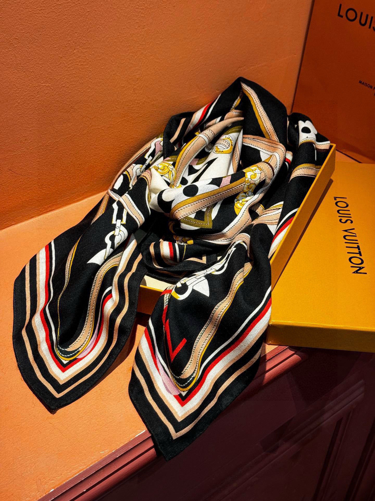 上新❤️ MONOGRAM JACQUARD DENIM140丝绒 方巾 【高定版 双面同色】有些款式他