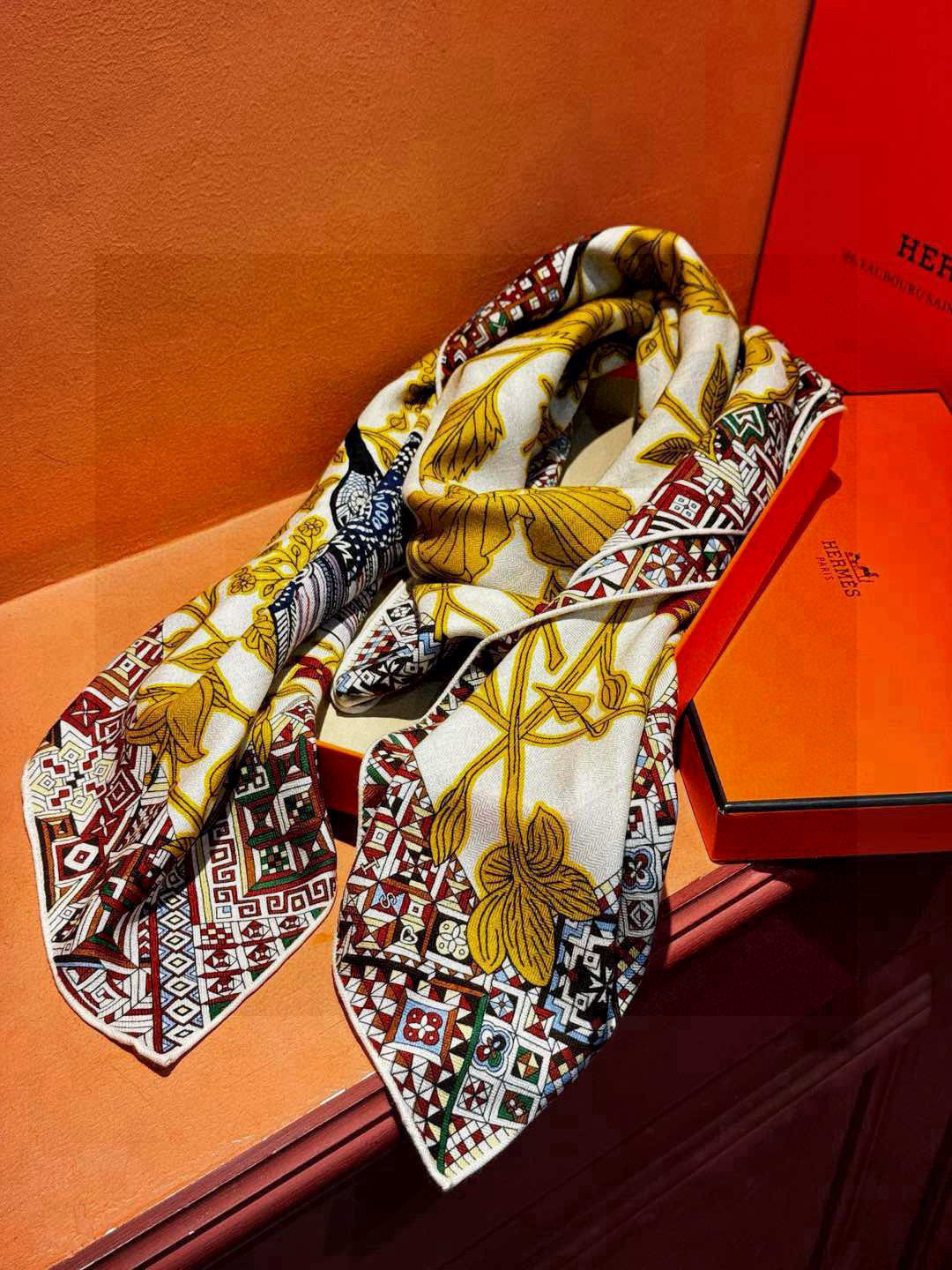 羊绒新款🆕👏👏买了都说好看‼️推荐💕爱马仕双面同色羊绒方巾【美洲豹与蜂鸟双面同色140】,顶级工艺超值‼