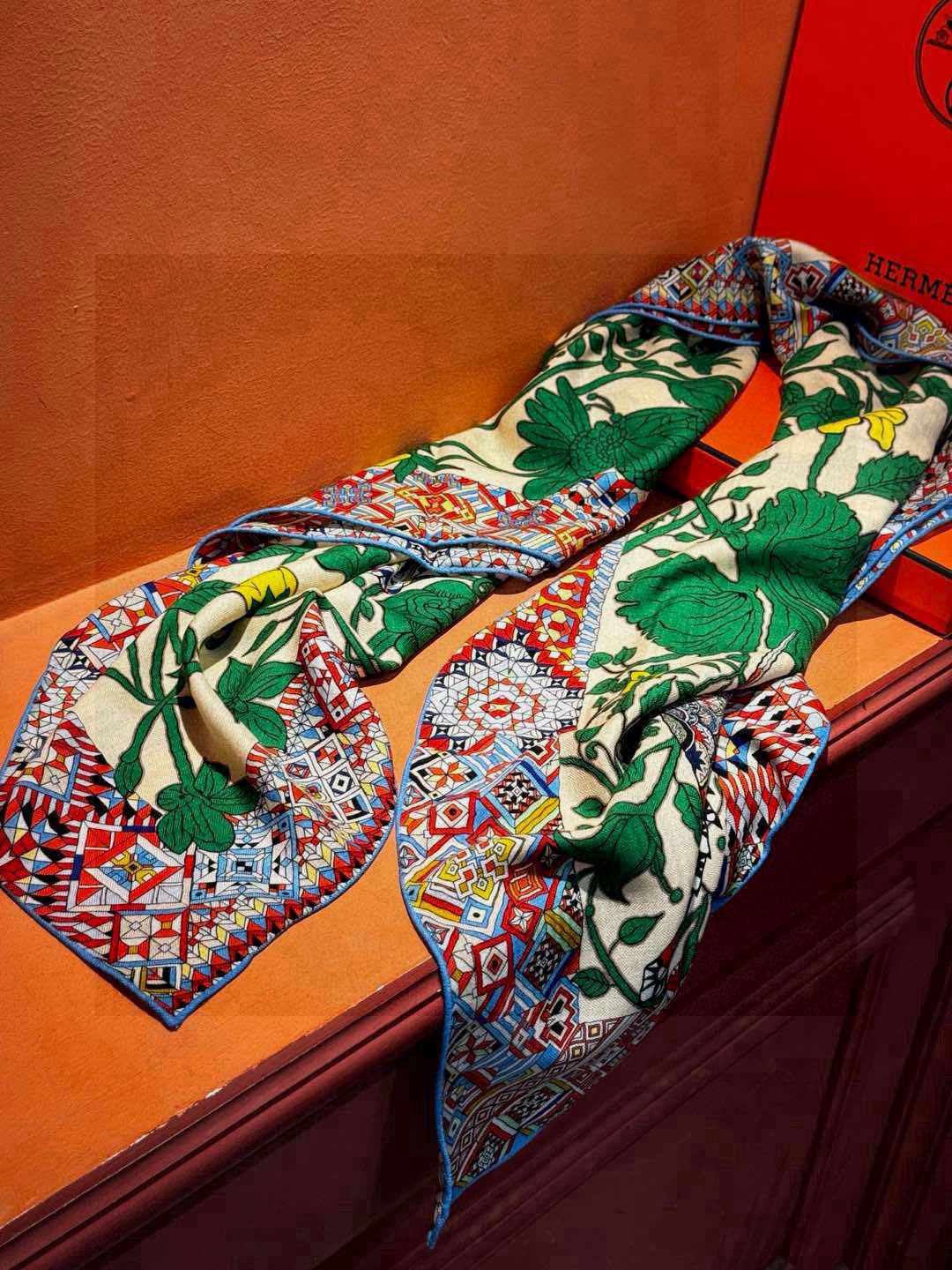 羊绒新款🆕👏👏买了都说好看‼️推荐💕爱马仕双面同色羊绒方巾【美洲豹与蜂鸟双面同色140】,顶级工艺超值‼