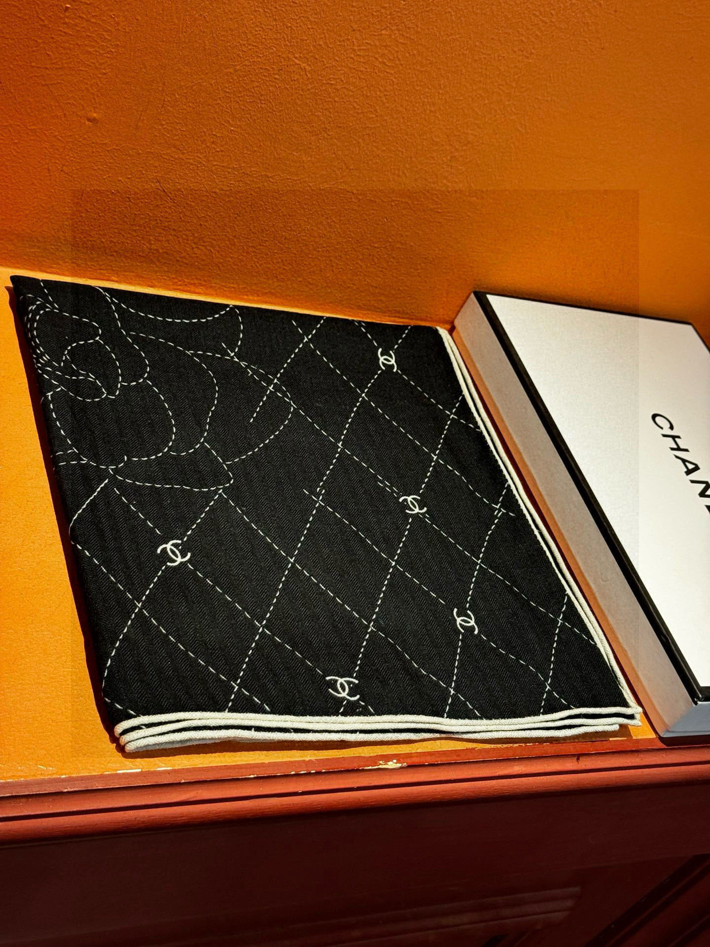 【升级双面同色 加密面料】 上新❤️ 140*140台版印花 黑白二色 高级都市新贵!山茶花的再一次邂逅