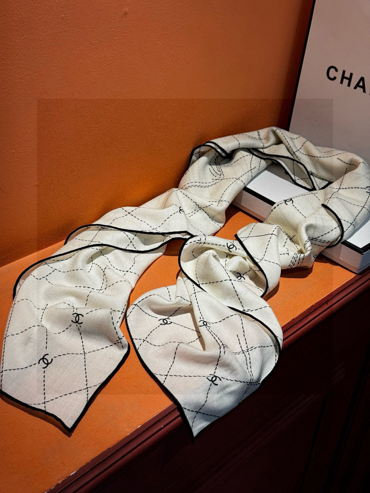 【升级双面同色 加密面料】 上新❤️ 140*140台版印花 黑白二色 高级都市新贵!山茶花的再一次邂逅