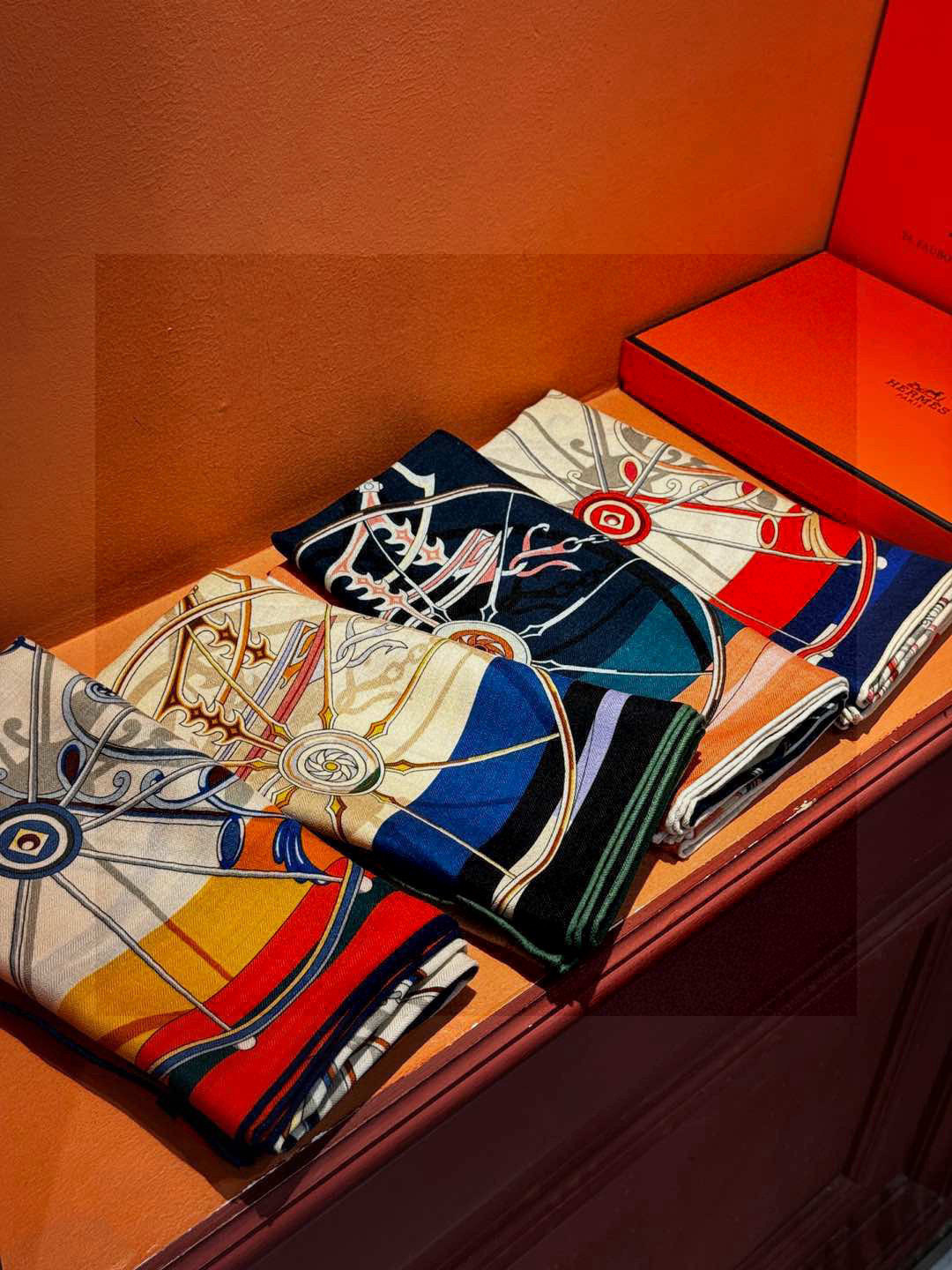 ❄️【双面同色】原单爱马仕140cm丝绒方巾💕 《平衡马车》,没有体验过野村大辅的豪华马车,就不算拥有丰