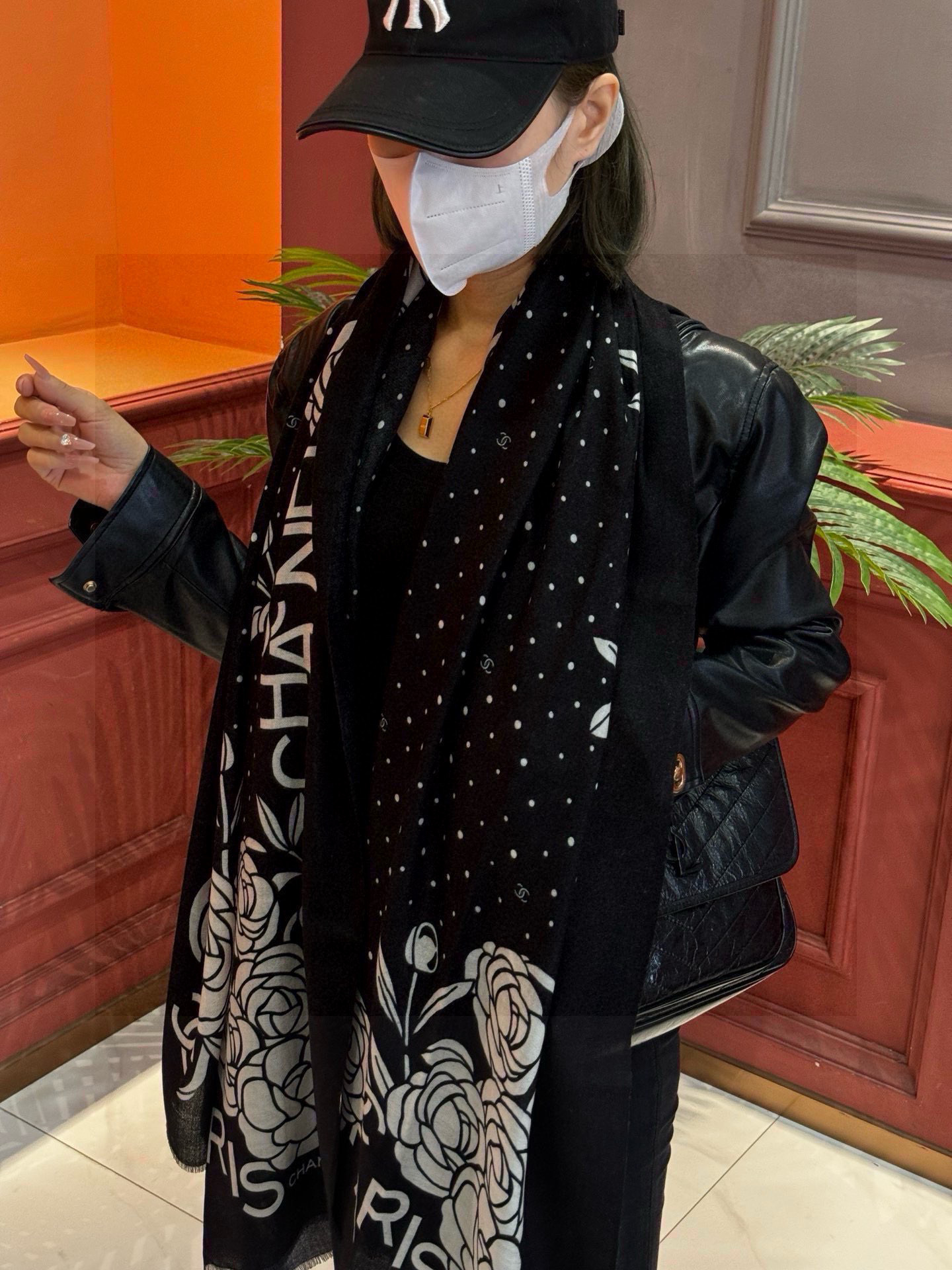 羊绒新款💞 新❤小香【山茶花长围巾】~超级抬气色!高级女人味!羊绒围巾也能这么美!!!这款双面花卉羊绒围