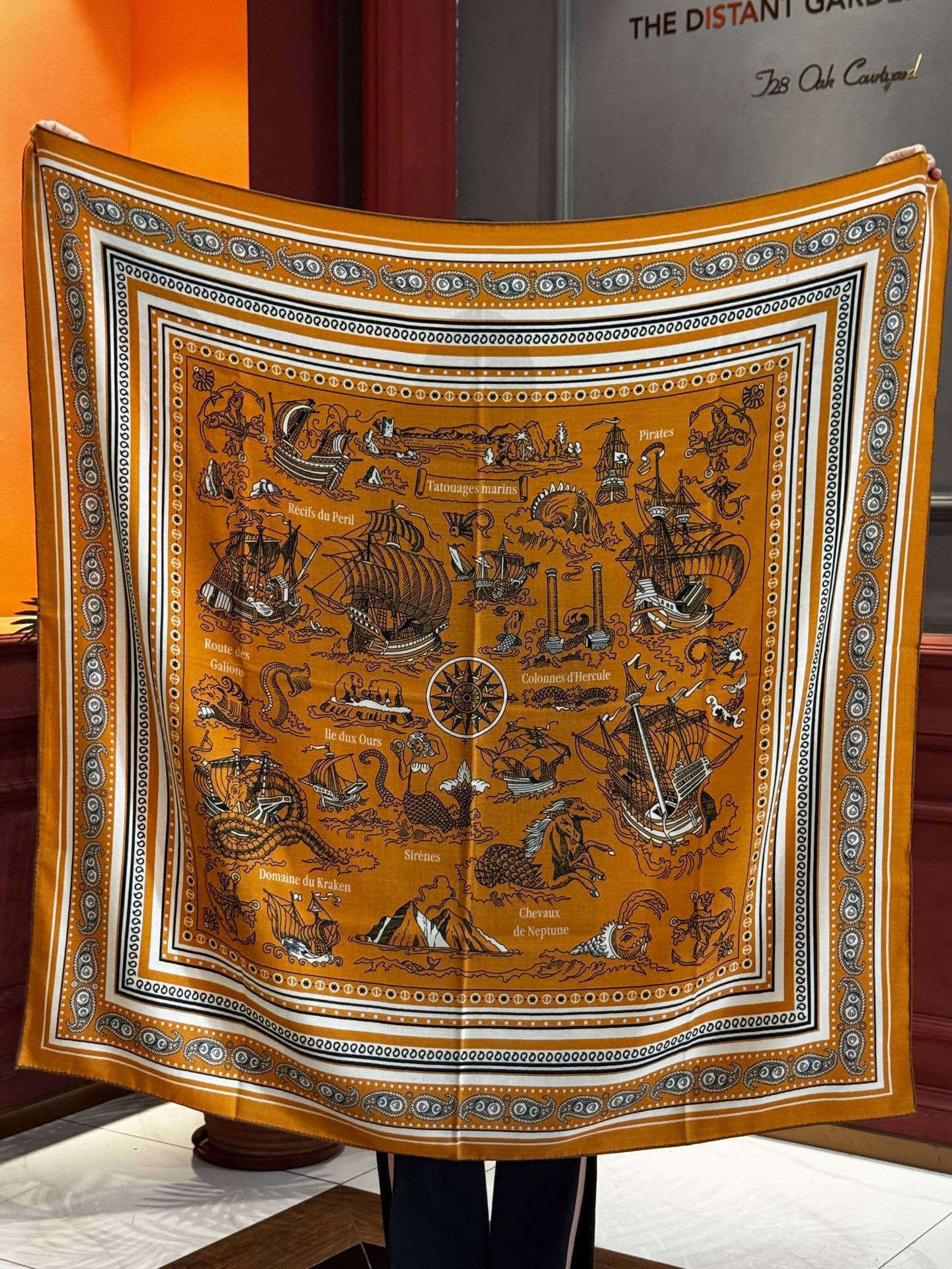 💟2025年秋冬抢先 上新💞【双面同色丝毛方巾】手工卷边山羊绒和真丝混纺披肩(70%山羊绒,30%桑蚕丝