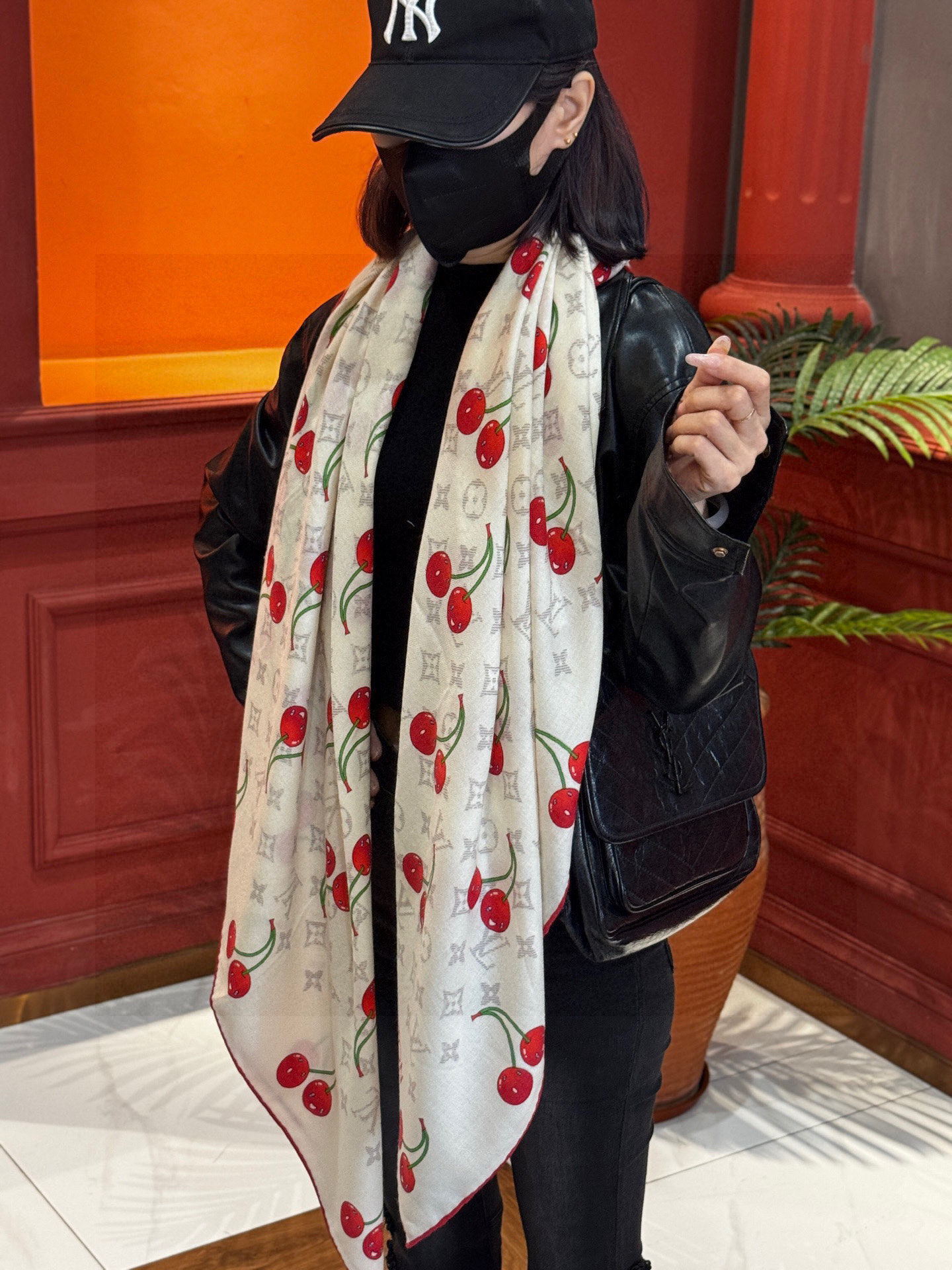 LV X TM MONOGRAMCERISE 140丝绒方巾【140双面丝绒同色】LV × TM Mon