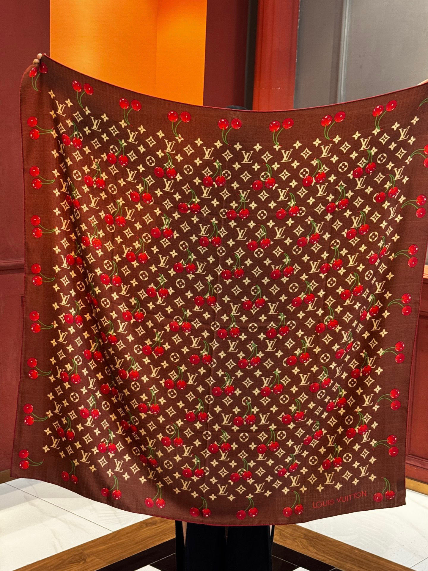 LV X TM MONOGRAMCERISE 140丝绒方巾【140双面丝绒同色】LV × TM Mon