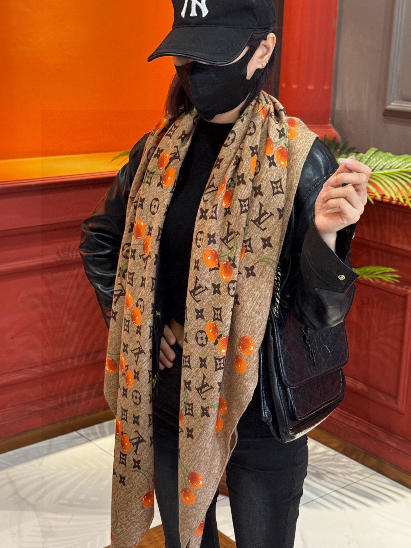 LV X TM MONOGRAMCERISE 140丝绒方巾【140双面丝绒同色】LV × TM Mon