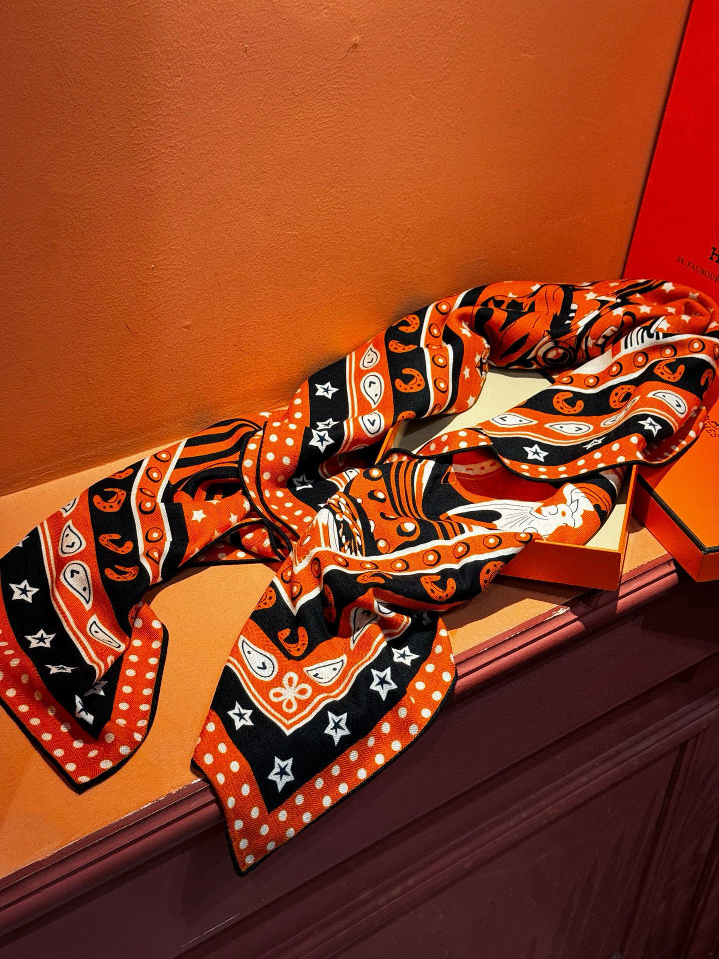 💟羊绒新款🆕👏👏买了都说好看‼️推荐💕爱马仕双面同色羊绒方巾【朋克骏马双面同色140】,顶级工艺超值‼️