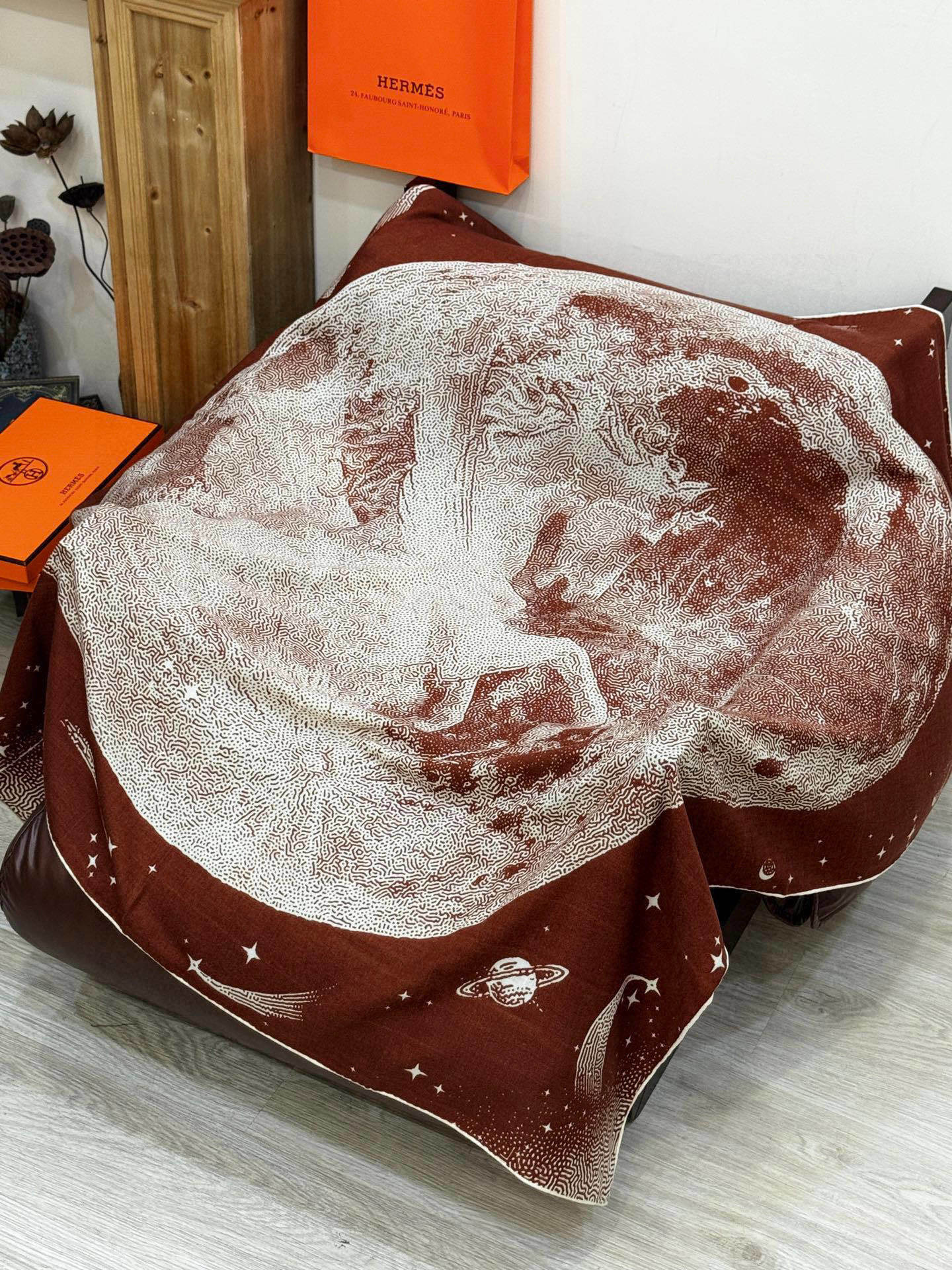 HERMES爱马仕新款|月光飞马Clair de Lune羊绒和真丝披肩,手工卷边(70%羊绒,30%真