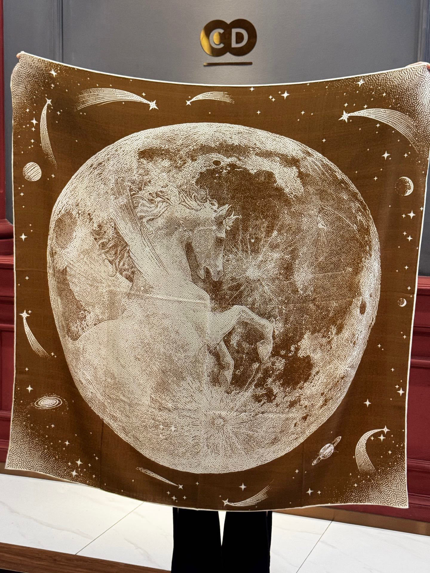 HERMES爱马仕新款|月光飞马Clair de Lune羊绒和真丝披肩,手工卷边(70%羊绒,30%真