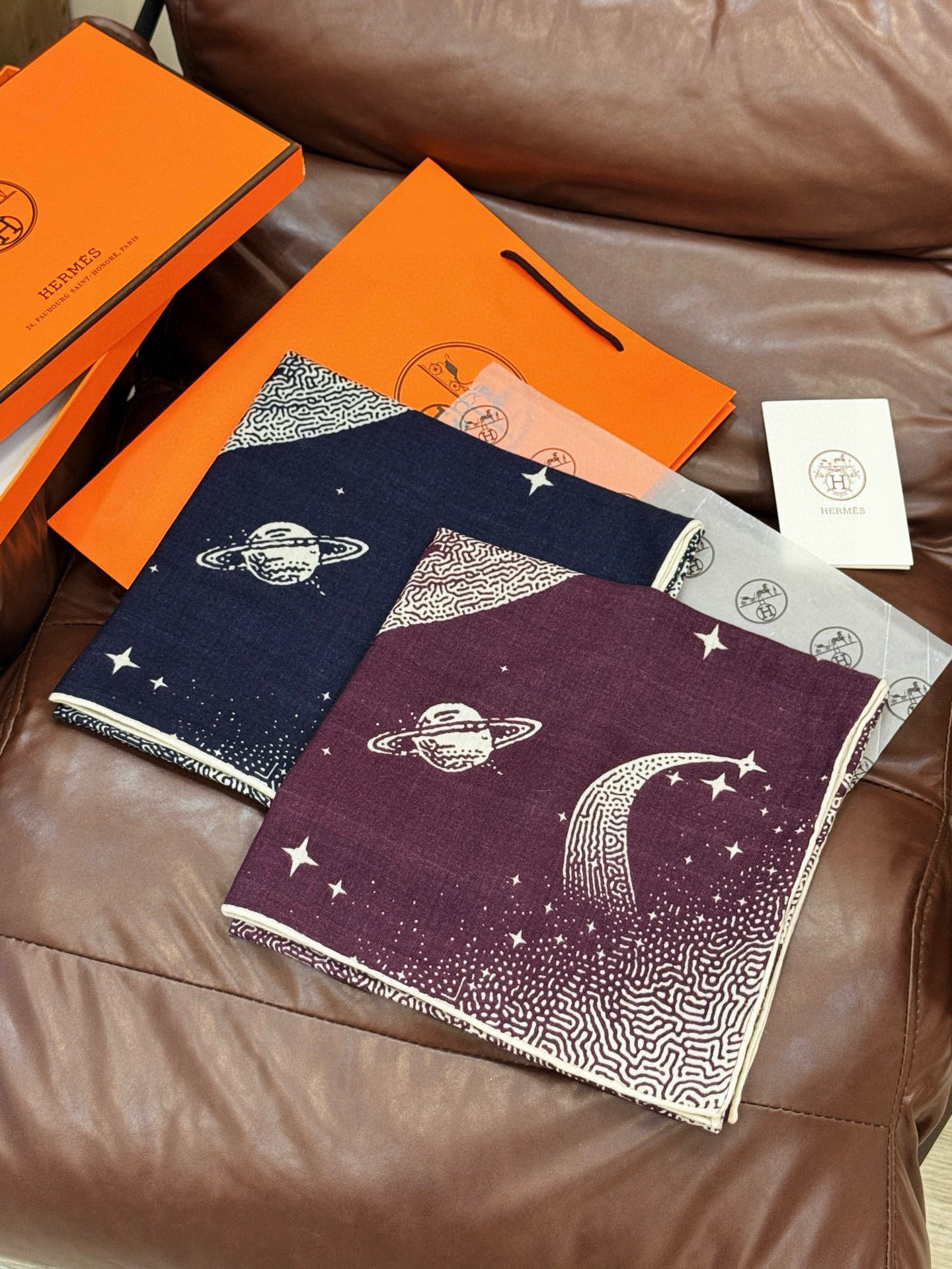 HERMES爱马仕新款|月光飞马Clair de Lune羊绒和真丝披肩,手工卷边(70%羊绒,30%真