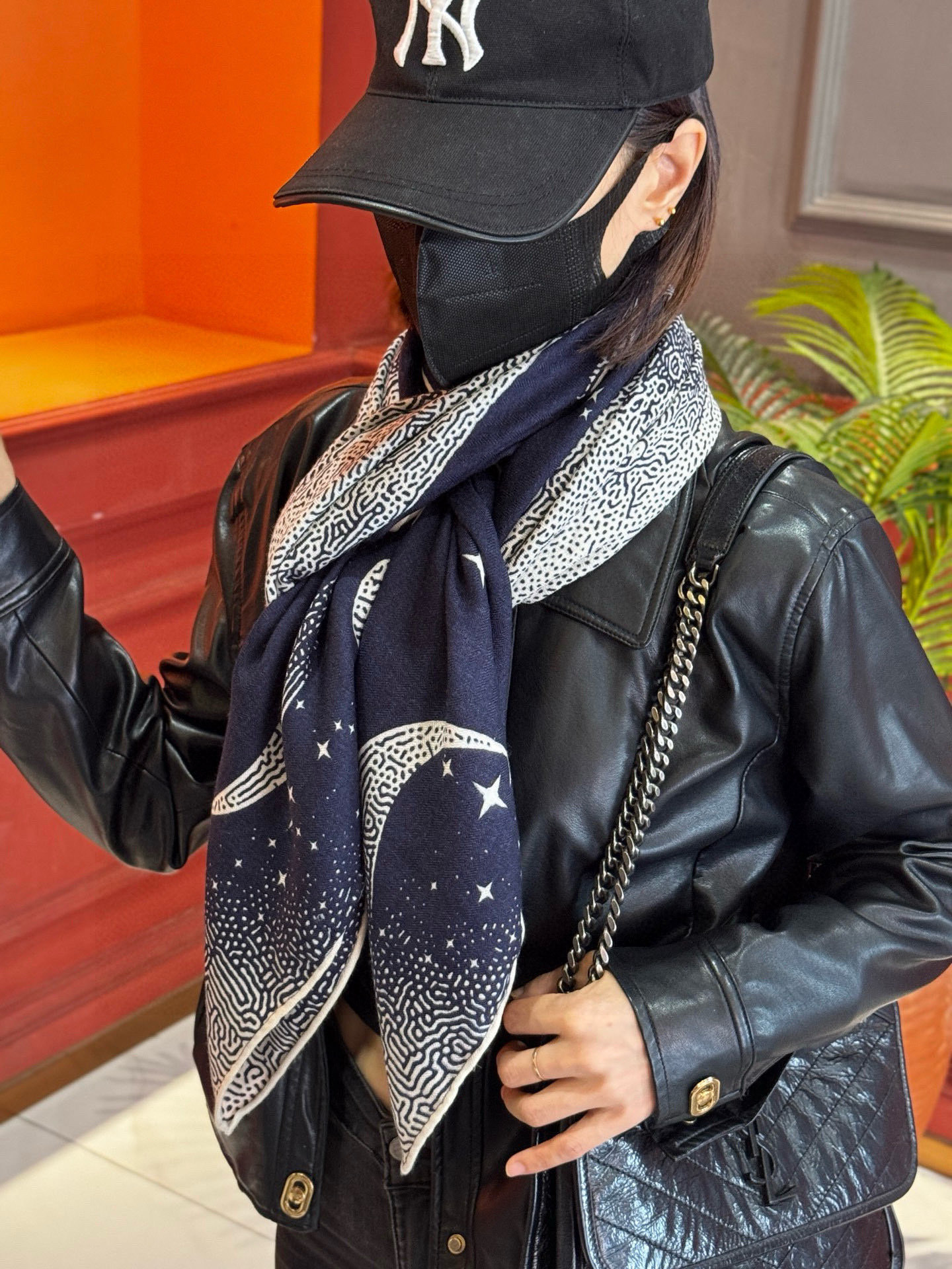 HERMES爱马仕新款|月光飞马Clair de Lune羊绒和真丝披肩,手工卷边(70%羊绒,30%真