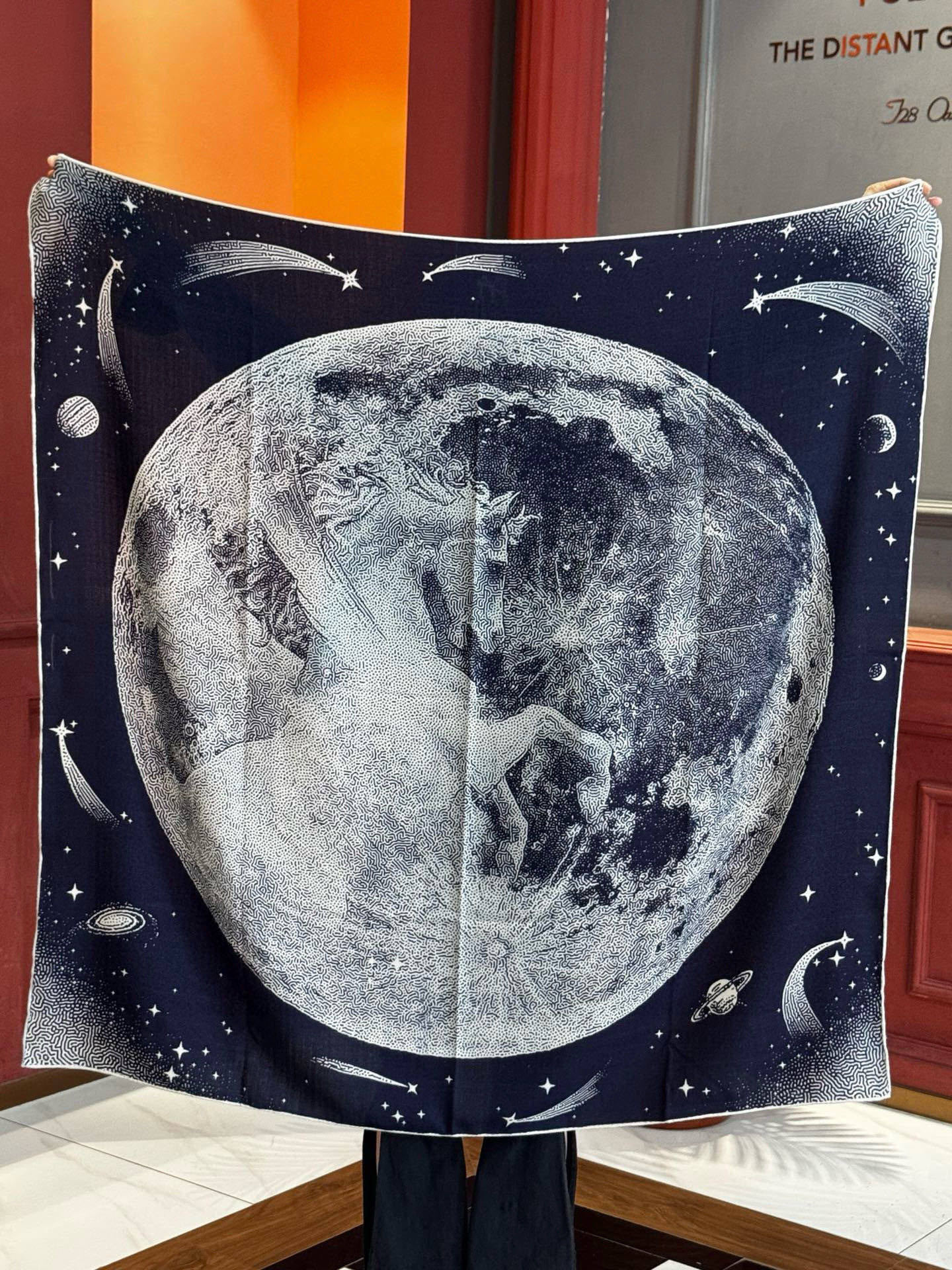 HERMES爱马仕新款|月光飞马Clair de Lune羊绒和真丝披肩,手工卷边(70%羊绒,30%真