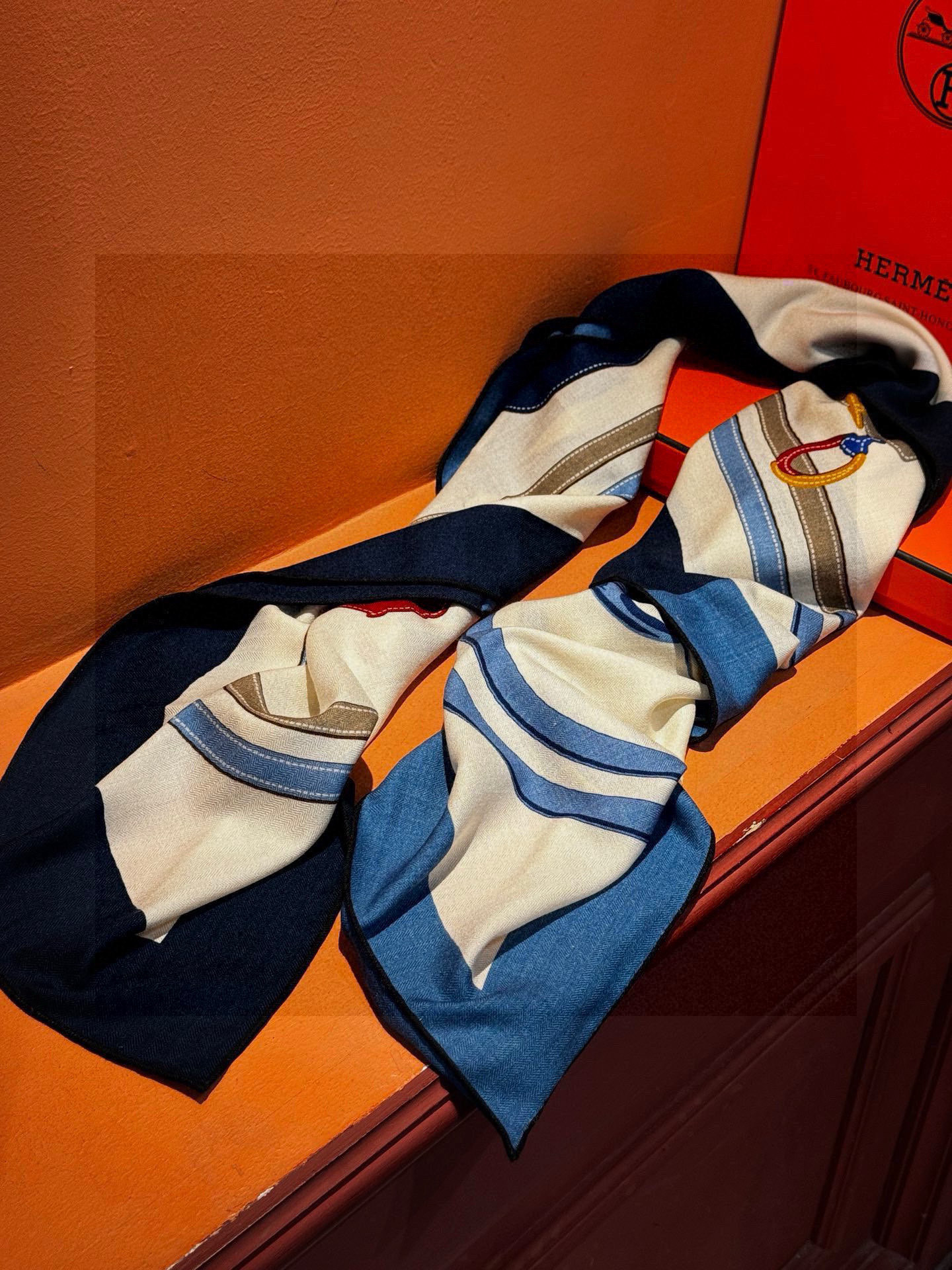 羊绒新款🆕🏇🏇买了都说好看‼️推荐💕【华丽的缰辔双面同色140】羊绒方巾,顶级工艺超值‼️爱马仕专柜爆款