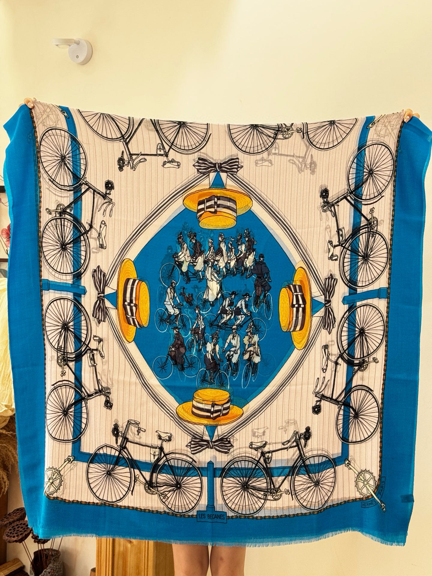 羊绒新款 🆕🆕🌈💫速度‼️下手一定要快‼️H家新款【自行车长巾】，高端 大爱 货极少 现在用极好‼️真心